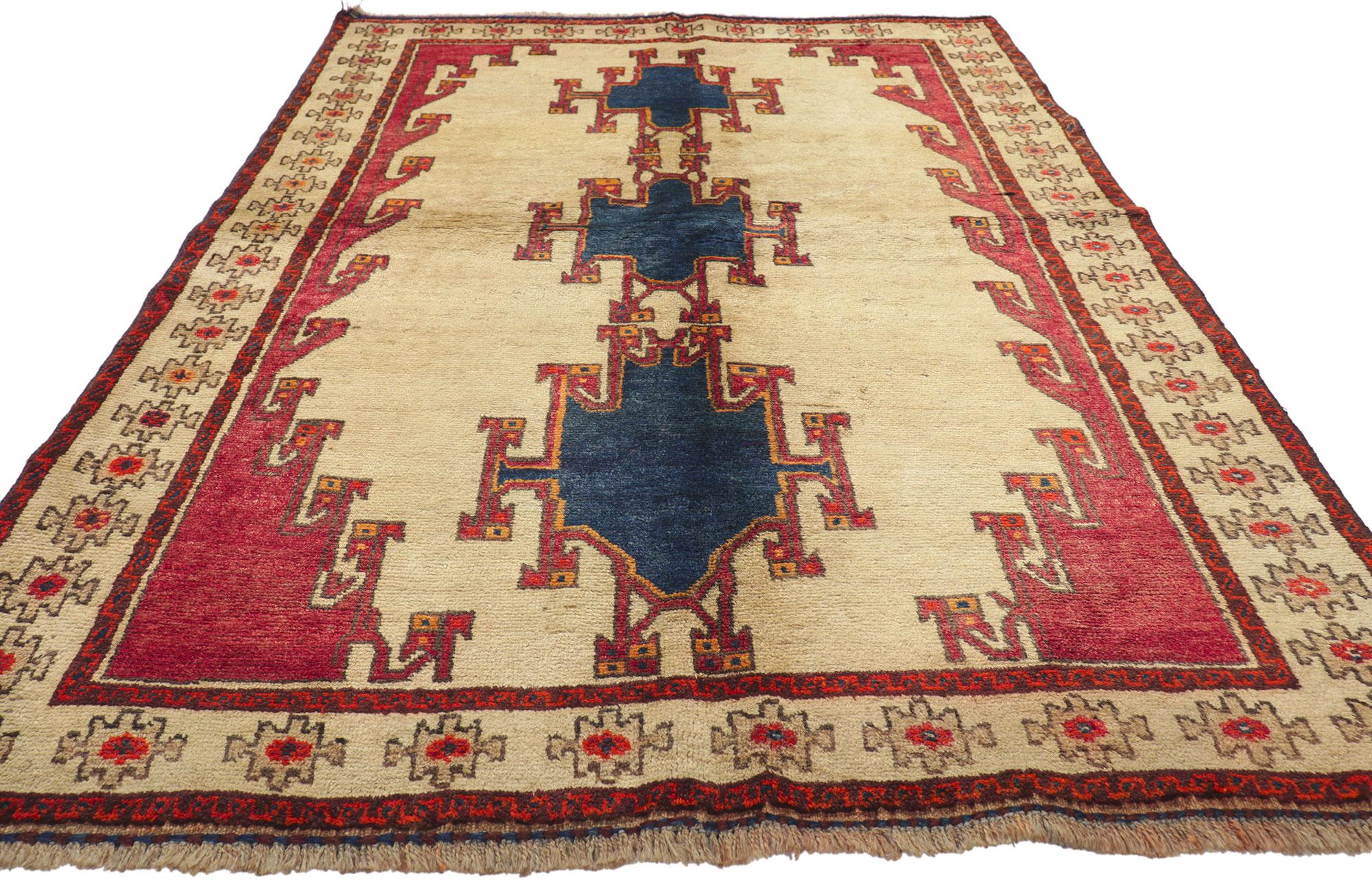 Shiraz Persischer Teppich im Vintage-Stil (Stammeskunst) im Angebot