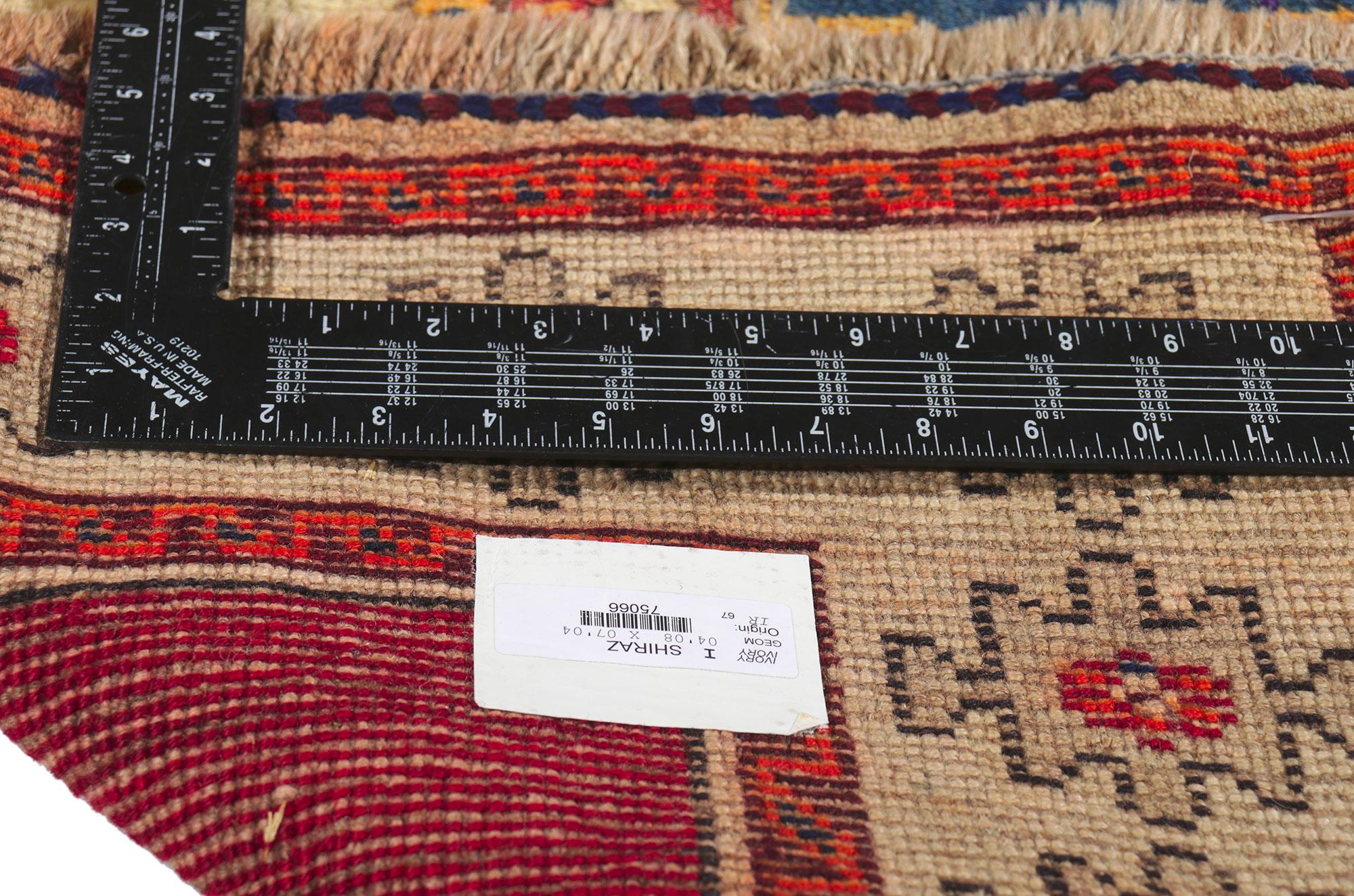 Shiraz Persischer Teppich im Vintage-Stil (20. Jahrhundert) im Angebot