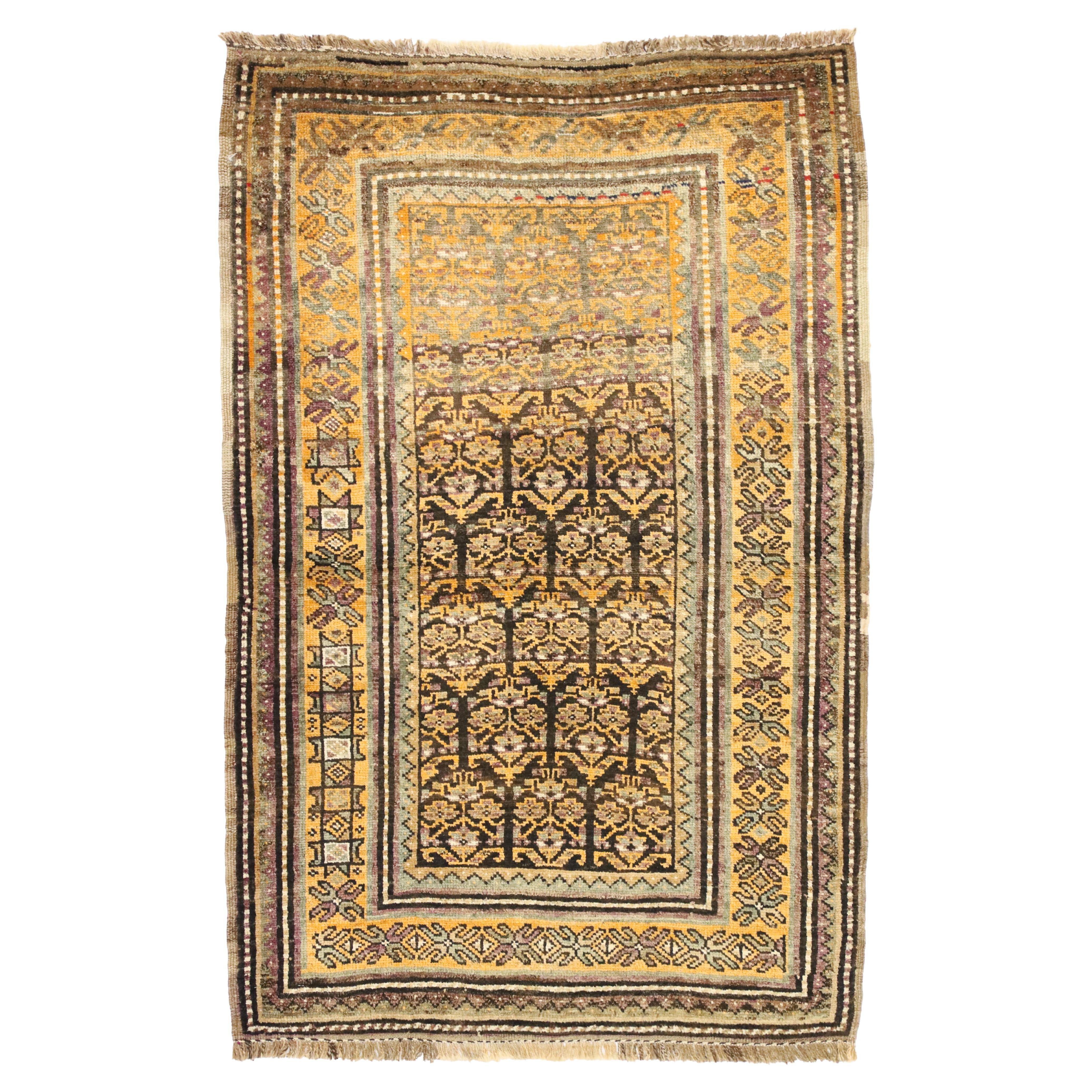 Tapis tribal persan vintage Shiraz avec style moderne du milieu du siècle dernier