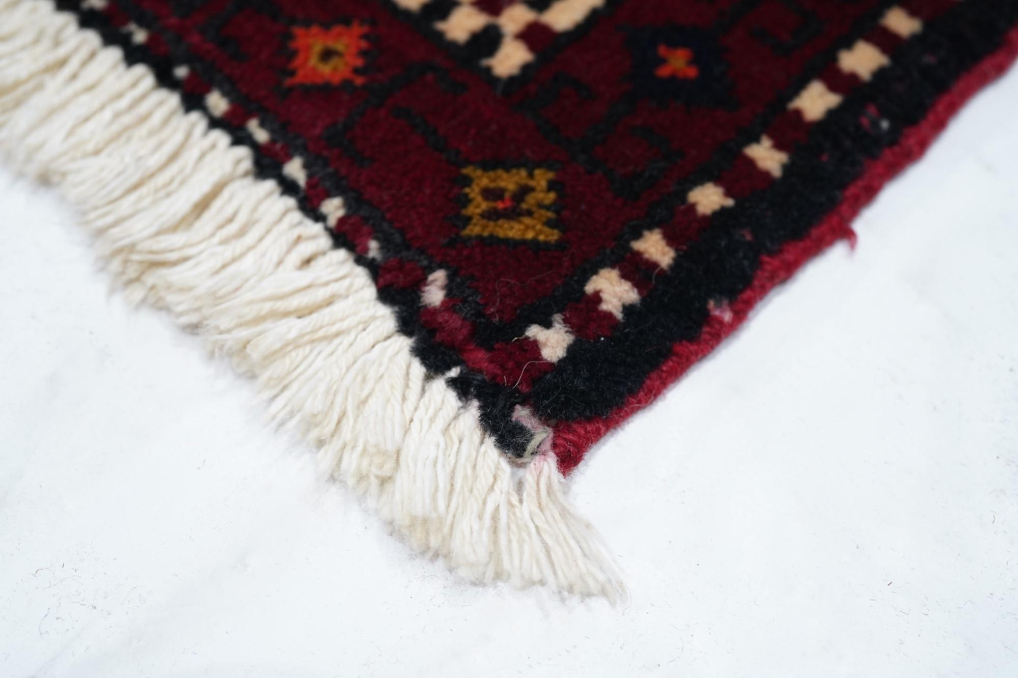 Vintage Shiraz-Teppich im Zustand „Gut“ im Angebot in New York, NY