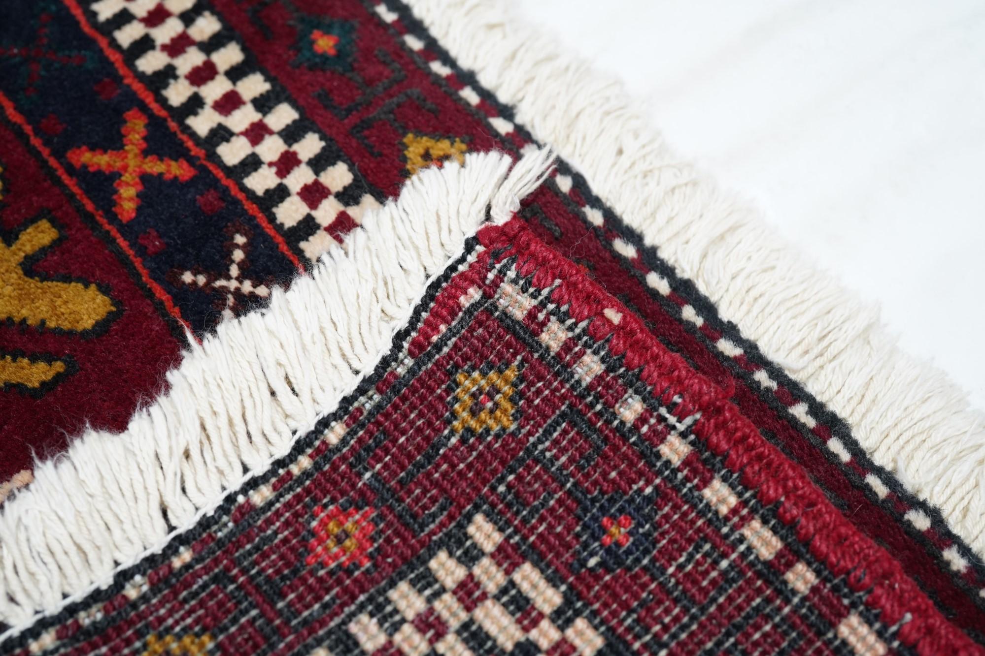 Vintage Shiraz-Teppich im Angebot 3