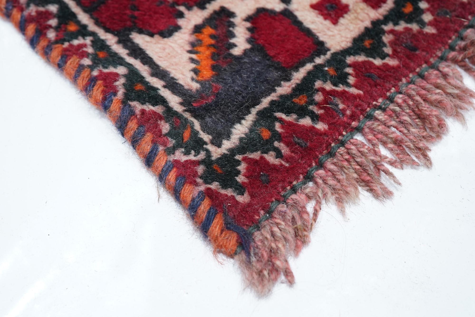 Persian Vintage Shiraz Rug 5'6'' x 7'10'' For Sale