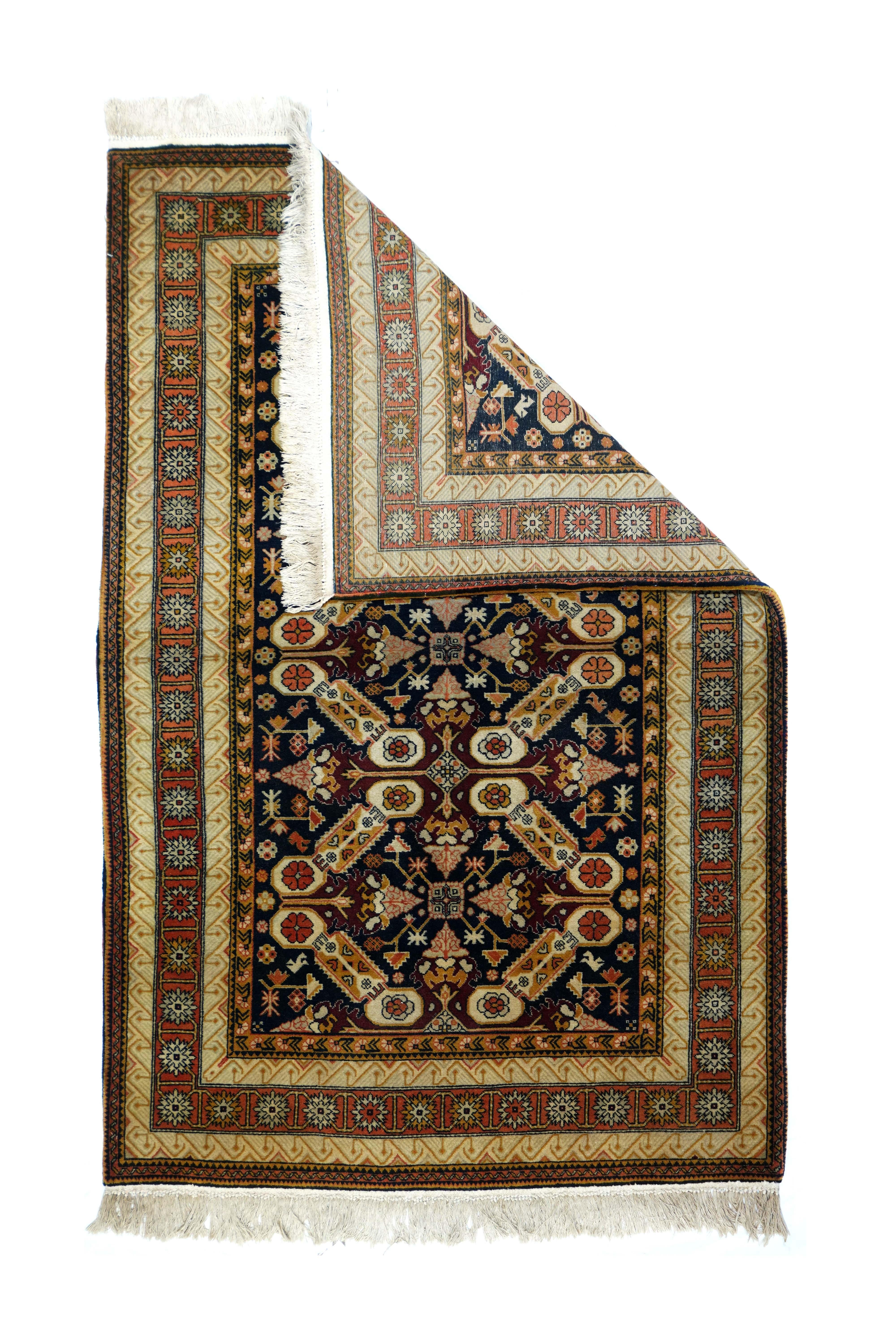Tappeto Vintage Shirvan 3'10'' x 6'0''. Tappeti caucasici orientali, caucasici del Caspio occidentale, principalmente sparsi, in layout geometrici, alcuni a preghiera, provenienti da un'ampia gamma di villaggi locali. I tappeti da preghiera Marasali