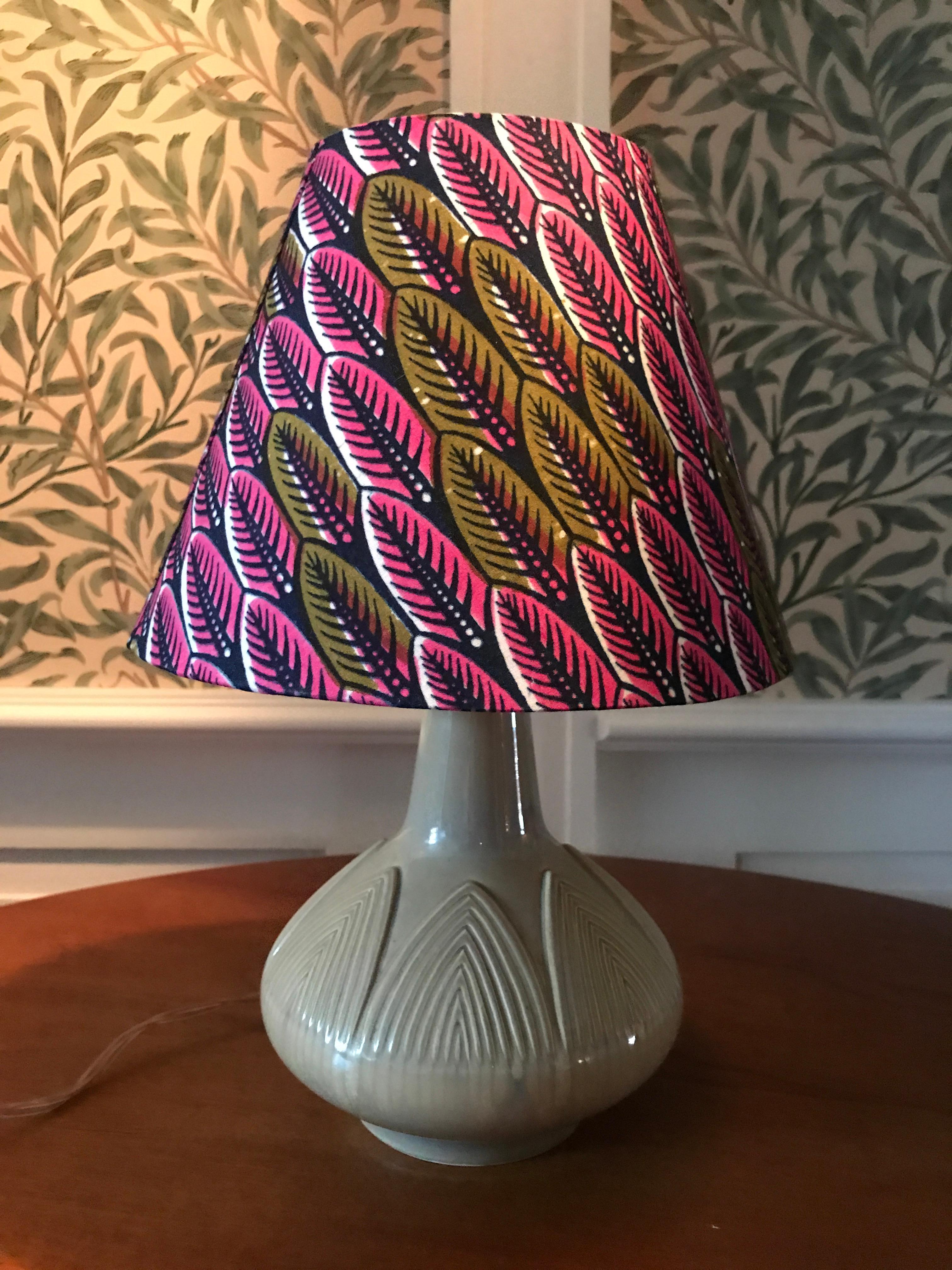 Lovely ceramic Søholm table lamp in yellow glaze. New lampshade.