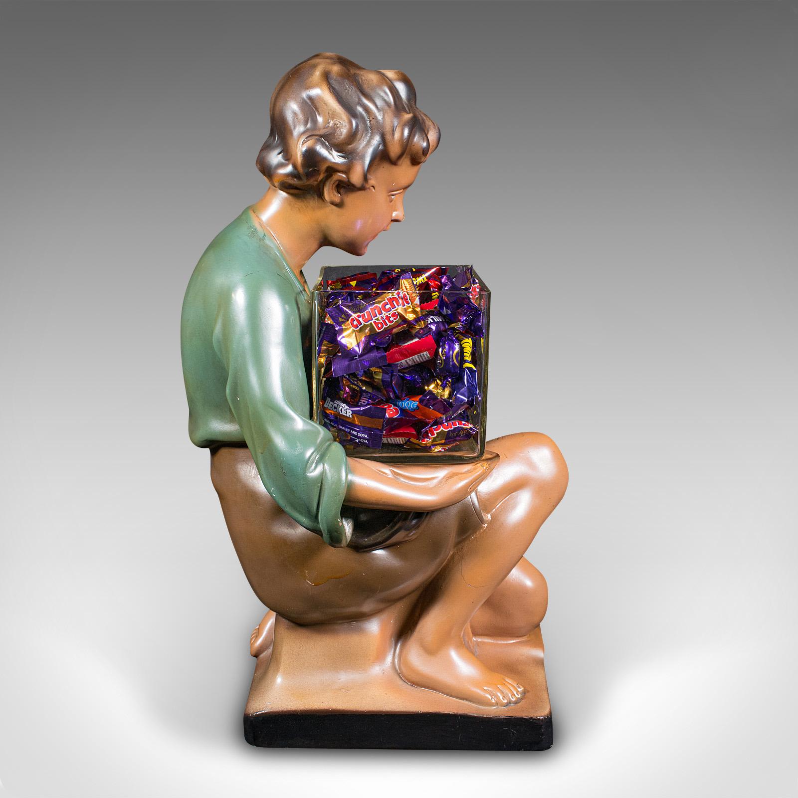 Britannico Espositore da banco vintage, inglese, gesso, figura decorativa, Art Decor in vendita