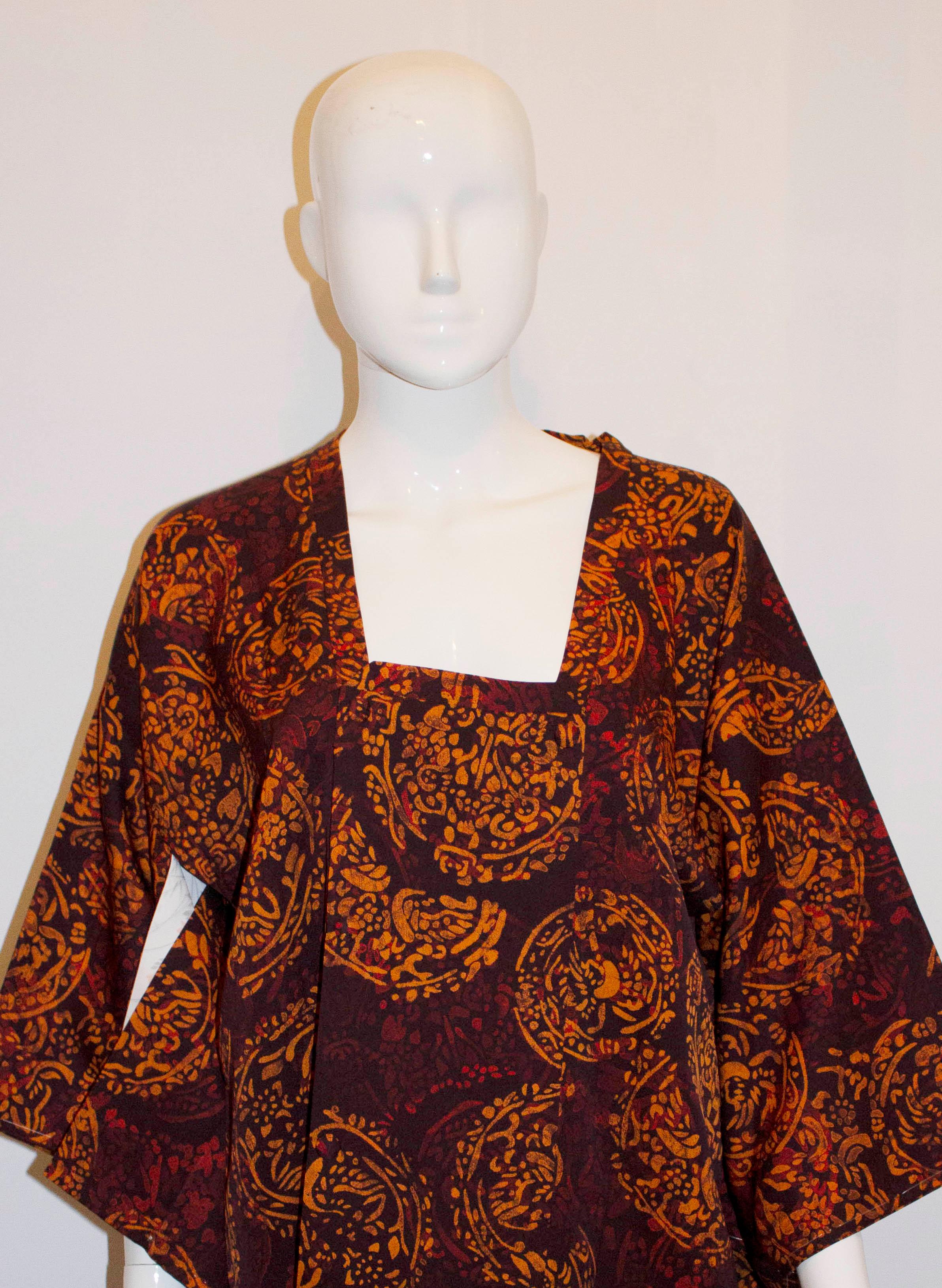Women's or Men's Vintage Short Kimono For Sale