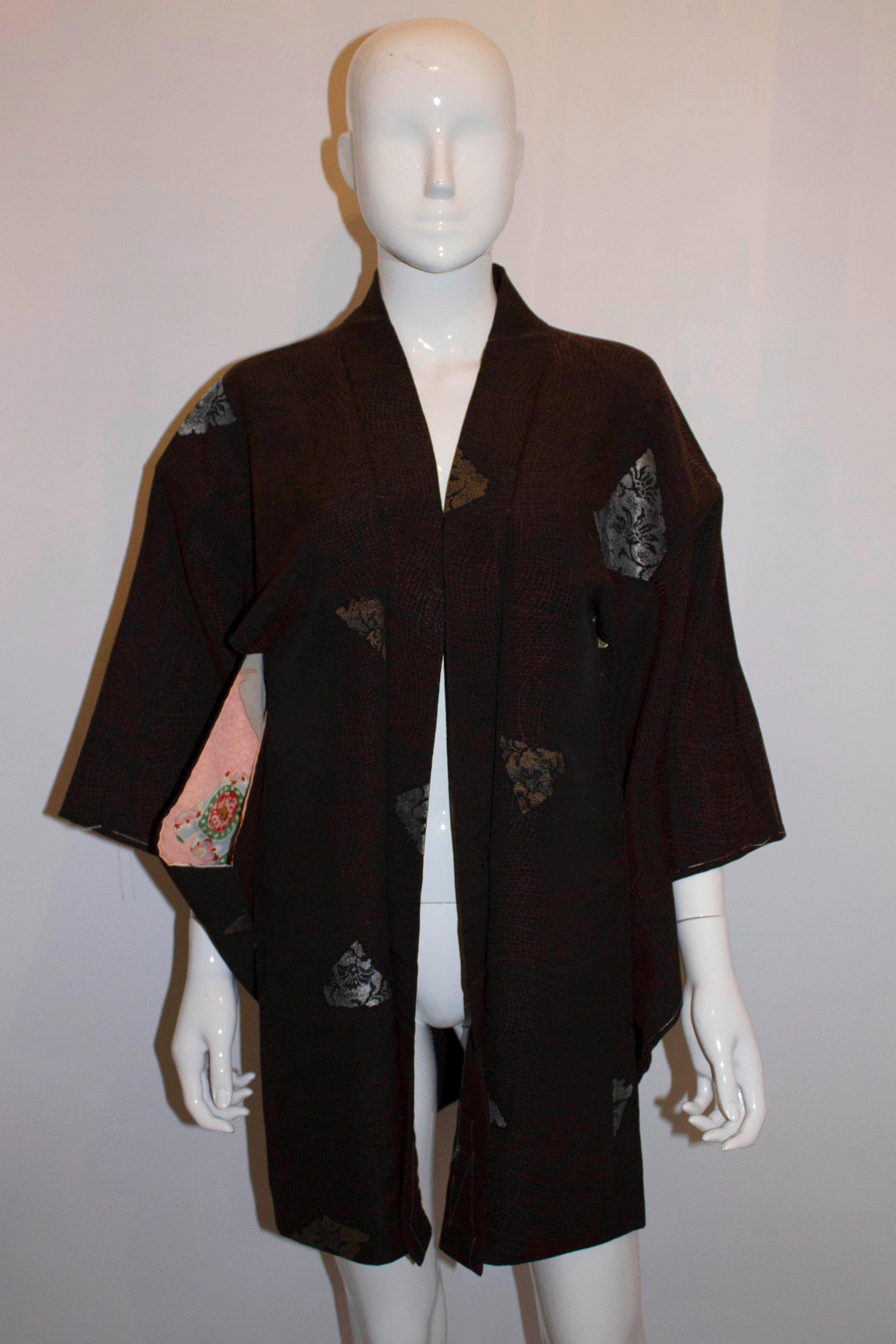 Women's or Men's Vintage Short Kimono with Fan Decoration For Sale