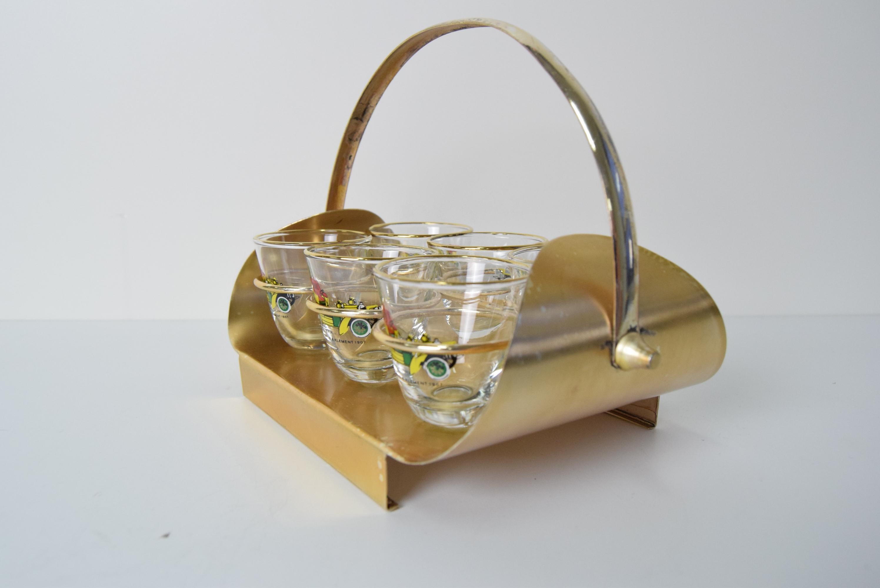 Vasos de chupito vintage con barra retro, Checoslovaquia, años 60. Moderno de mediados de siglo en venta