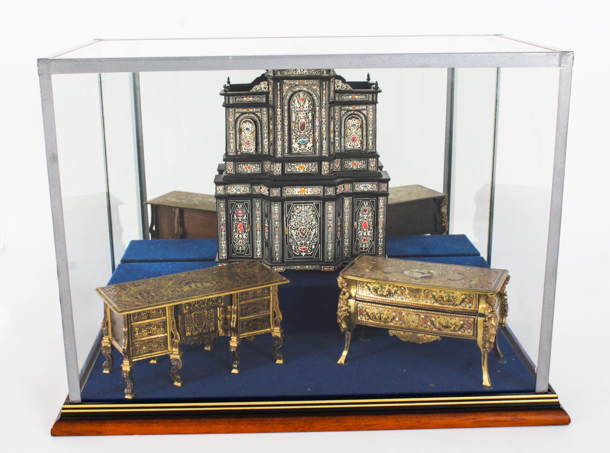 Vintage Showcase of French Miniature Furniture Mid 20th Century In Good Condition In London, GB