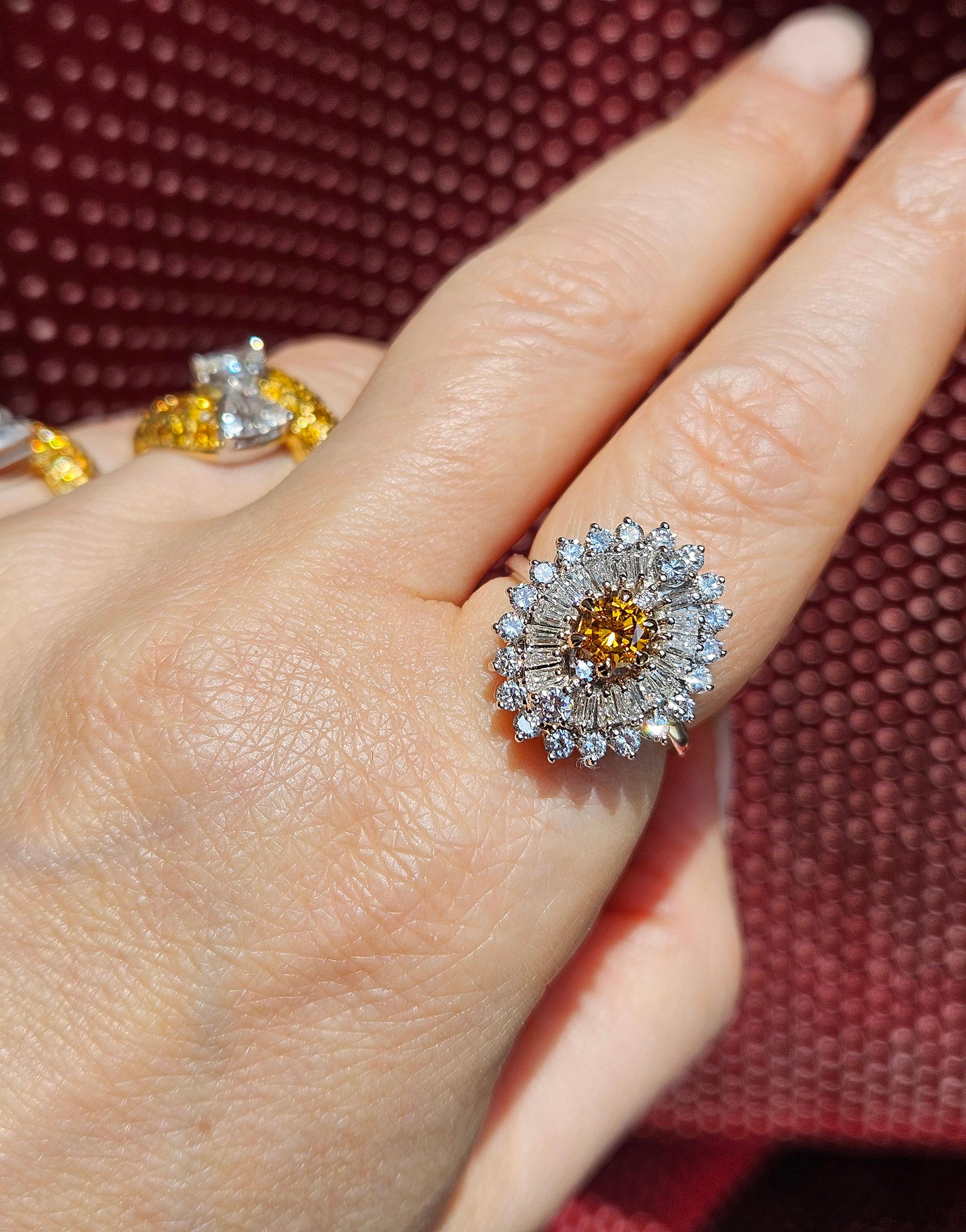 Anello Vintage Shy 3.0ctw GIA Fancy ORANGE Diamond Ballerina Cocktail 14KW Gold in vendita 8