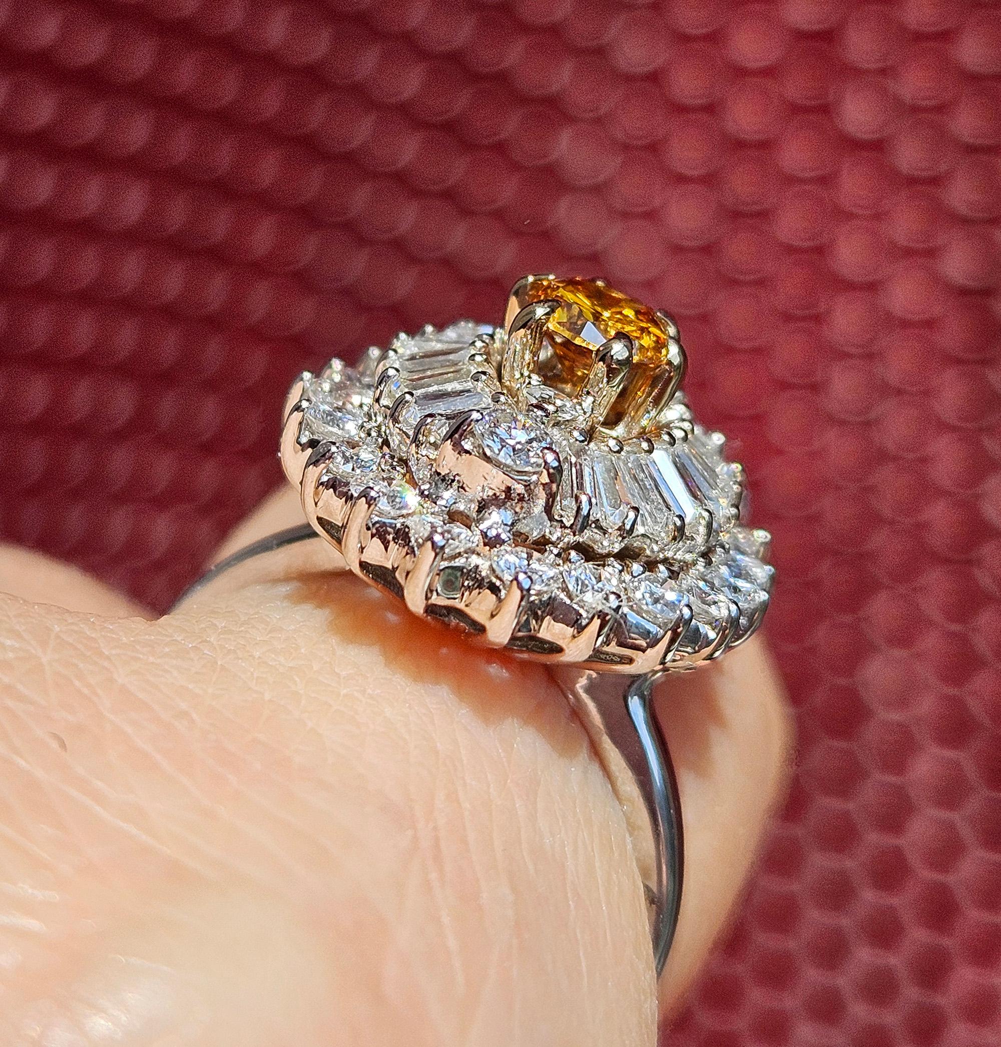 Anello Vintage Shy 3.0ctw GIA Fancy ORANGE Diamond Ballerina Cocktail 14KW Gold in vendita 10