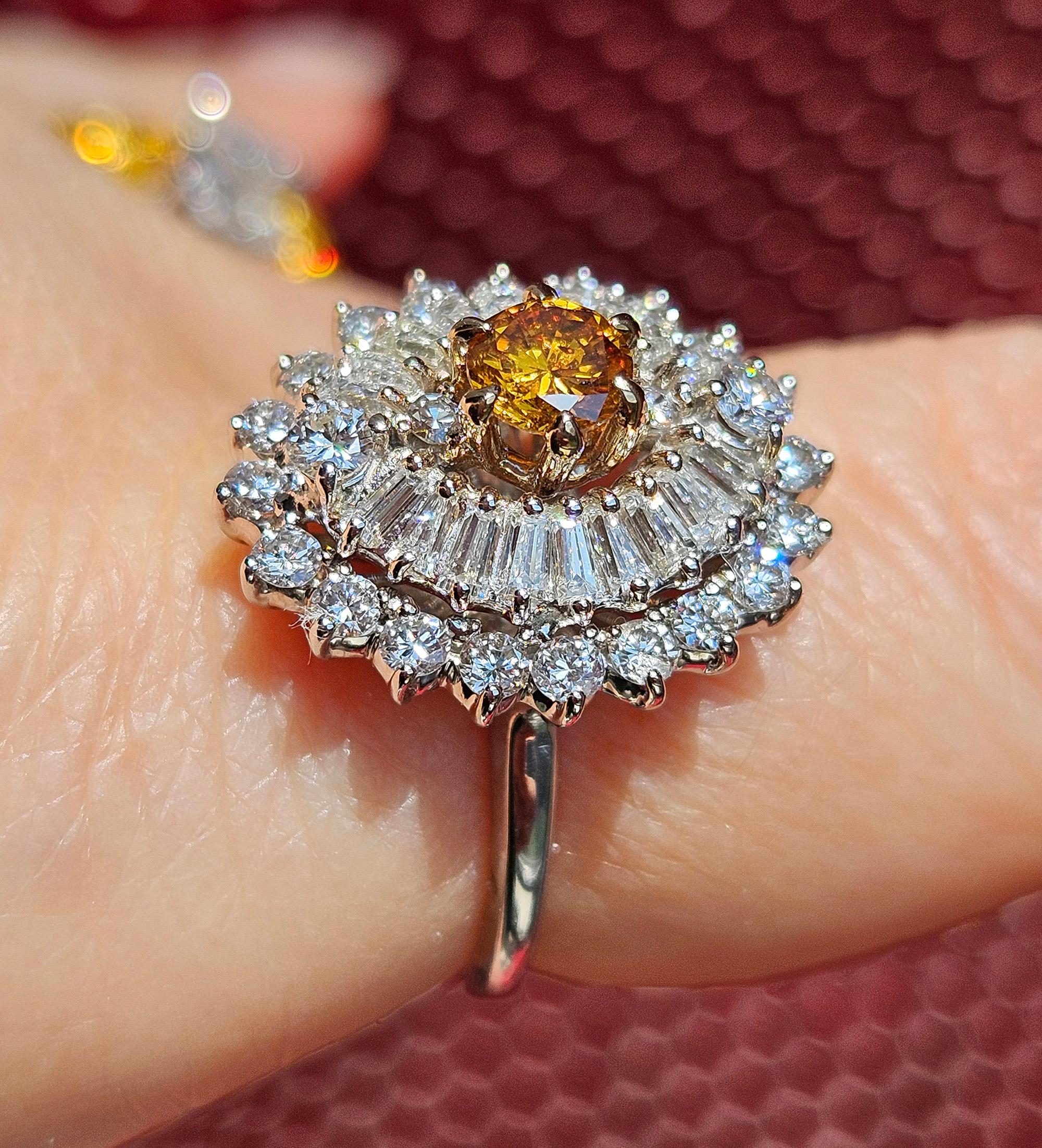 Anello Vintage Shy 3.0ctw GIA Fancy ORANGE Diamond Ballerina Cocktail 14KW Gold in vendita 11