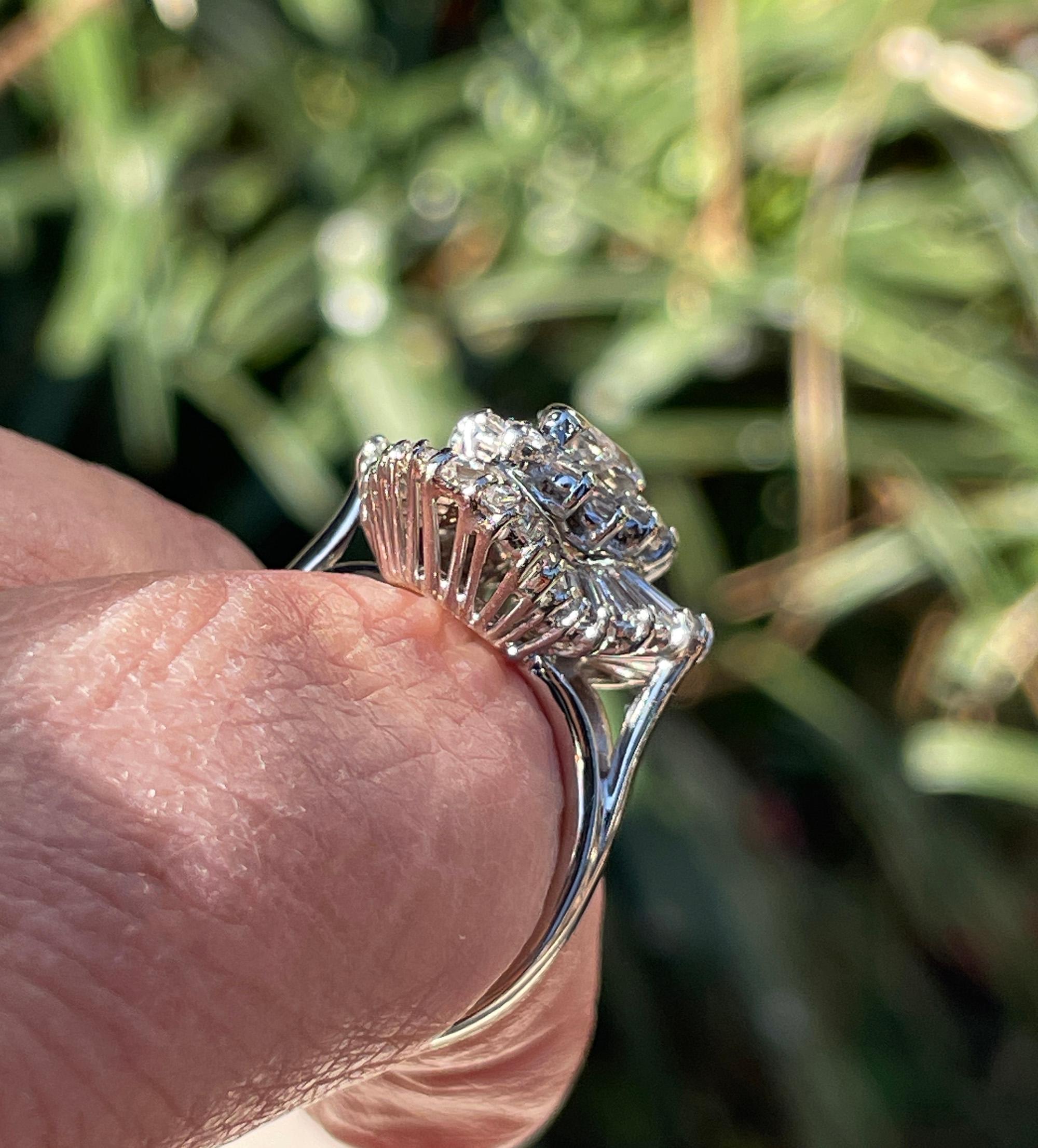 Vintage Shy 4.0ctw Diamante Marquesa Bailarina Cocktail Anillo de Oro Blanco de 18k Años 50 8