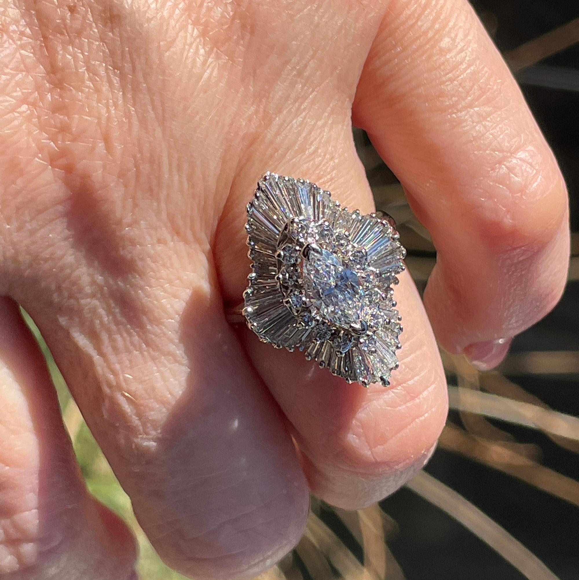 Vintage Shy 4.0ctw Diamante Marquesa Bailarina Cocktail Anillo de Oro Blanco de 18k Años 50 13