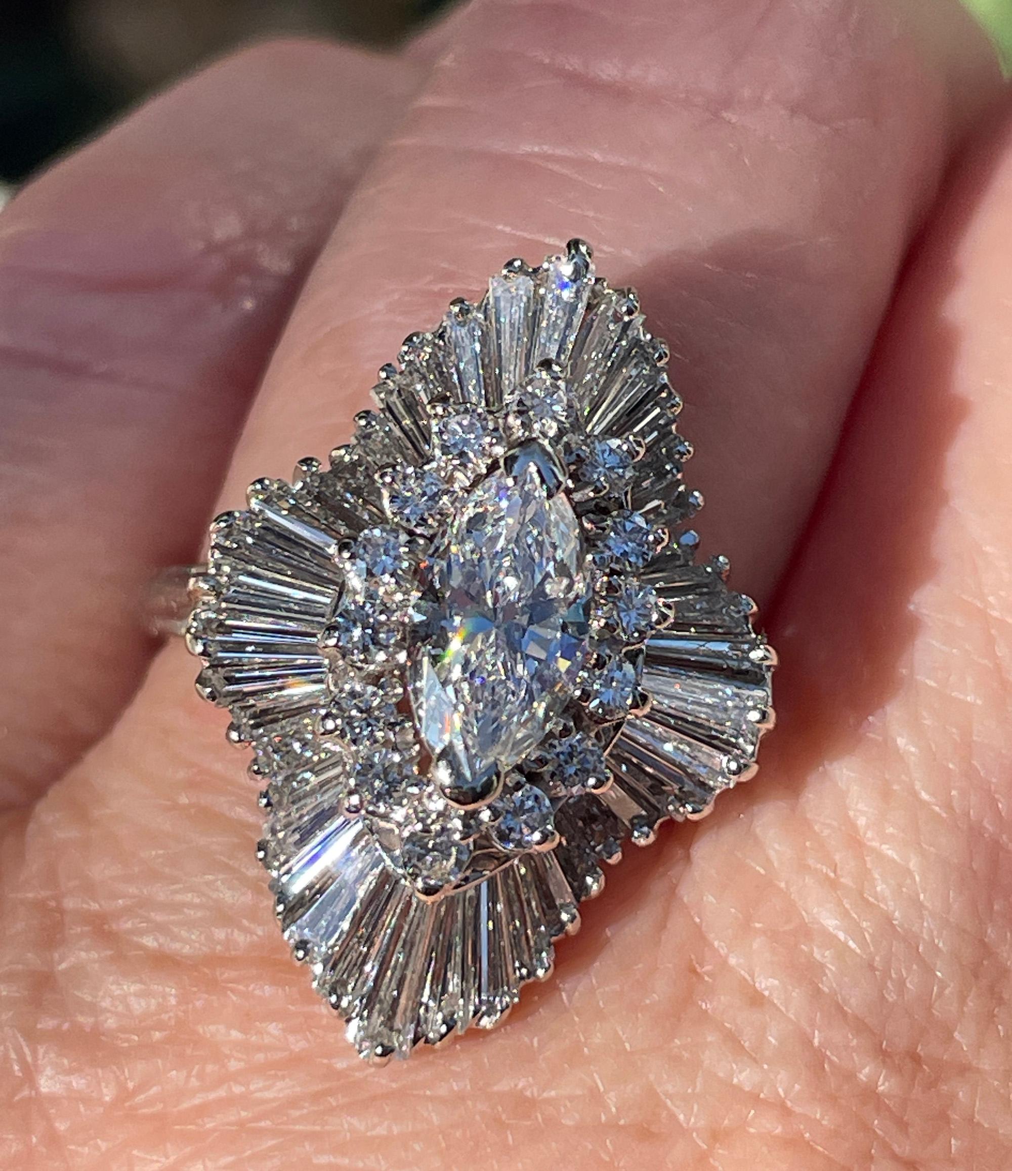 Vintage Shy 4.0ctw Diamante Marquesa Bailarina Cocktail Anillo de Oro Blanco de 18k Años 50 1