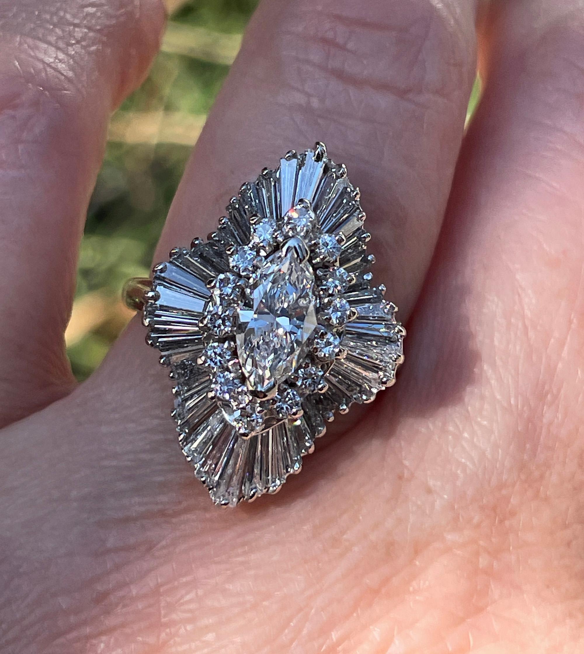 Vintage Shy 4.0ctw Diamante Marquesa Bailarina Cocktail Anillo de Oro Blanco de 18k Años 50 3