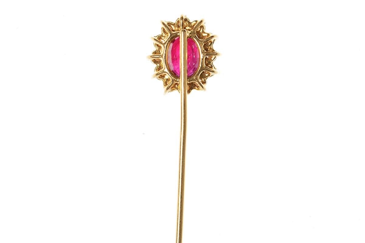 Modernist Vintage Siam Ruby Tie Pin with Diamonds in 18 Carat Gold, English, circa 1970 For Sale