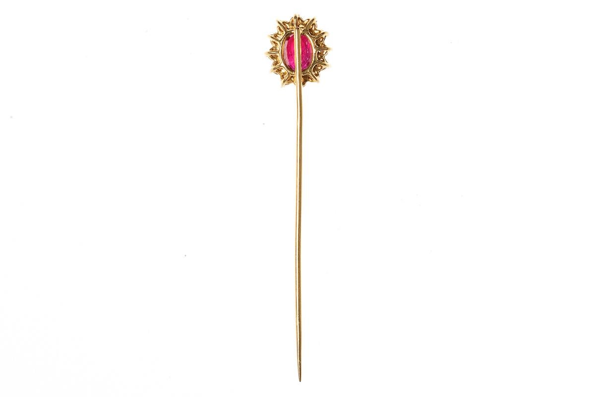Brilliant Cut Vintage Siam Ruby Tie Pin with Diamonds in 18 Carat Gold, English, circa 1970 For Sale