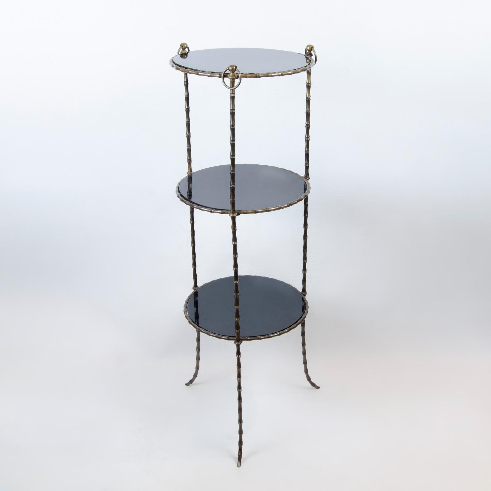 Français Table d'appoint vintage en bambou et bronze de la Maison Bagues, vers les années 1960 en vente