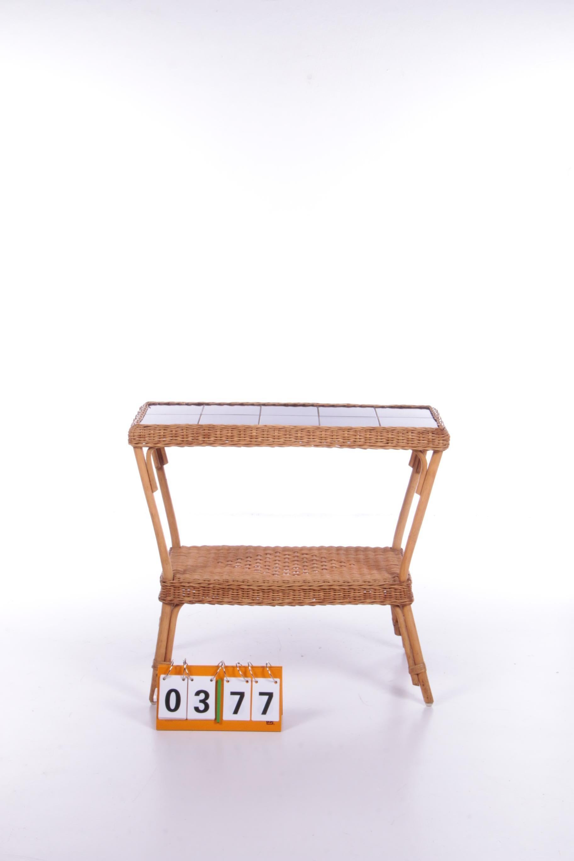 Français Table d'appoint vintage en bambou de style bohème, France, 1960 en vente