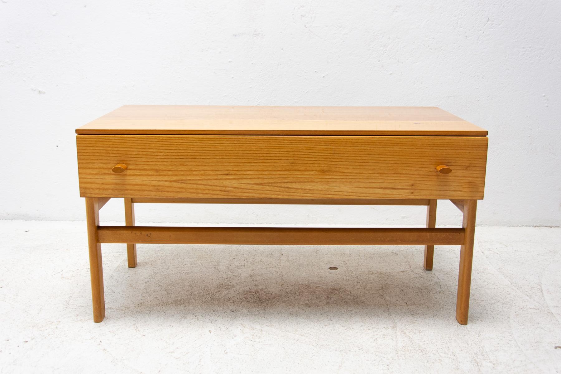 Vintage side table by Jitona, Czechoslovakia, 1970´s For Sale 6