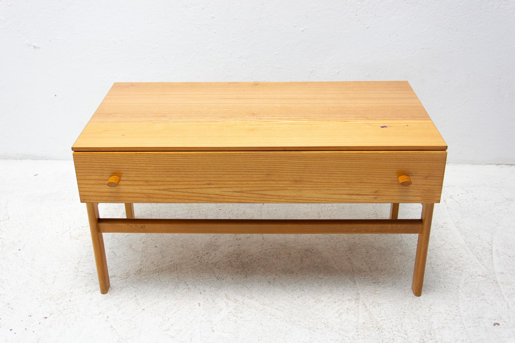 Vintage side table by Jitona, Czechoslovakia, 1970´s For Sale 7