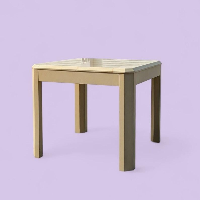 Mesa auxiliar Vintage, Postmoderna, Laminado, Crema, Blanco roto, Mesa de centro en venta 3