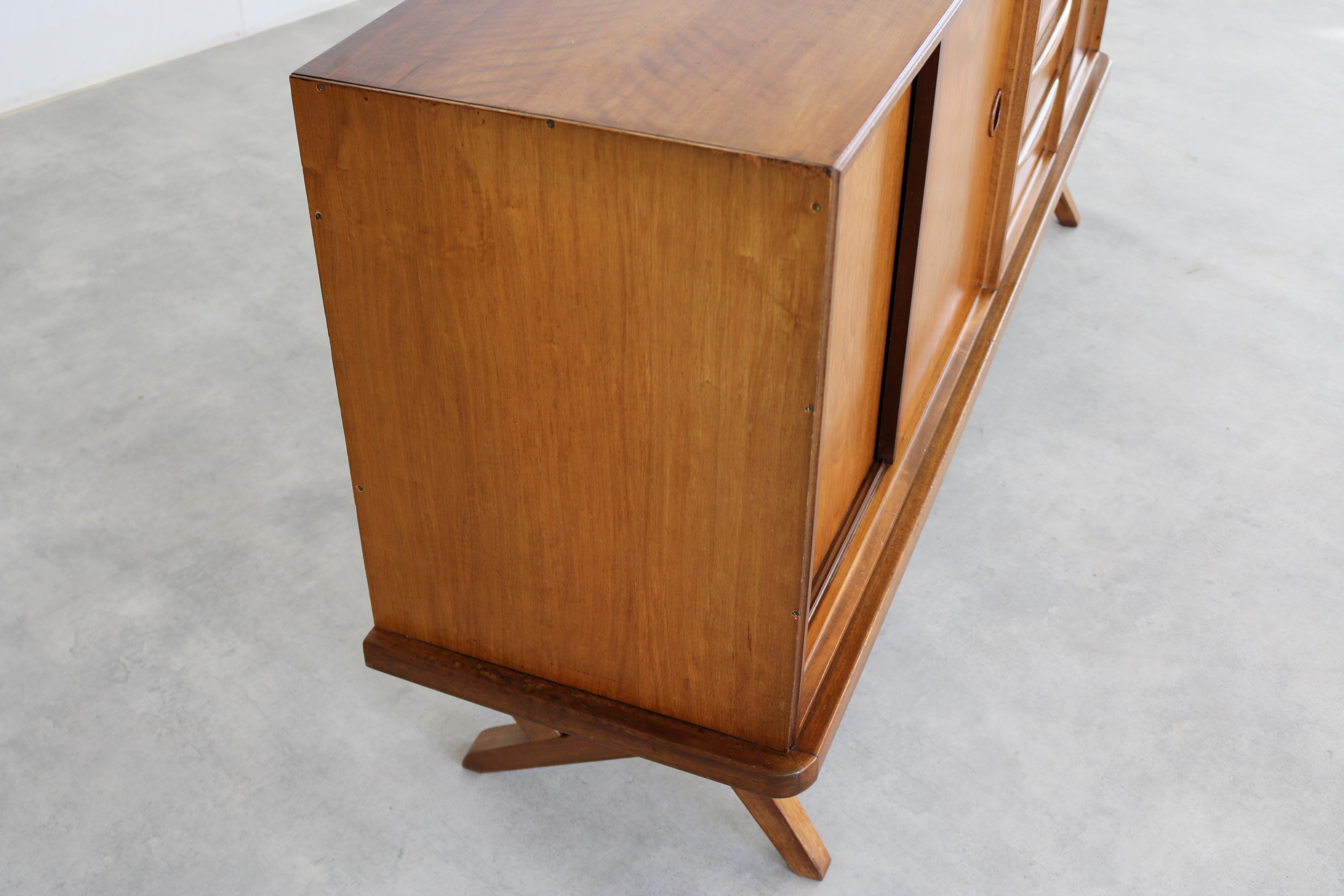 Vintage-Sidebaord  Kommode  1950s  Fristho (Walnuss) im Angebot