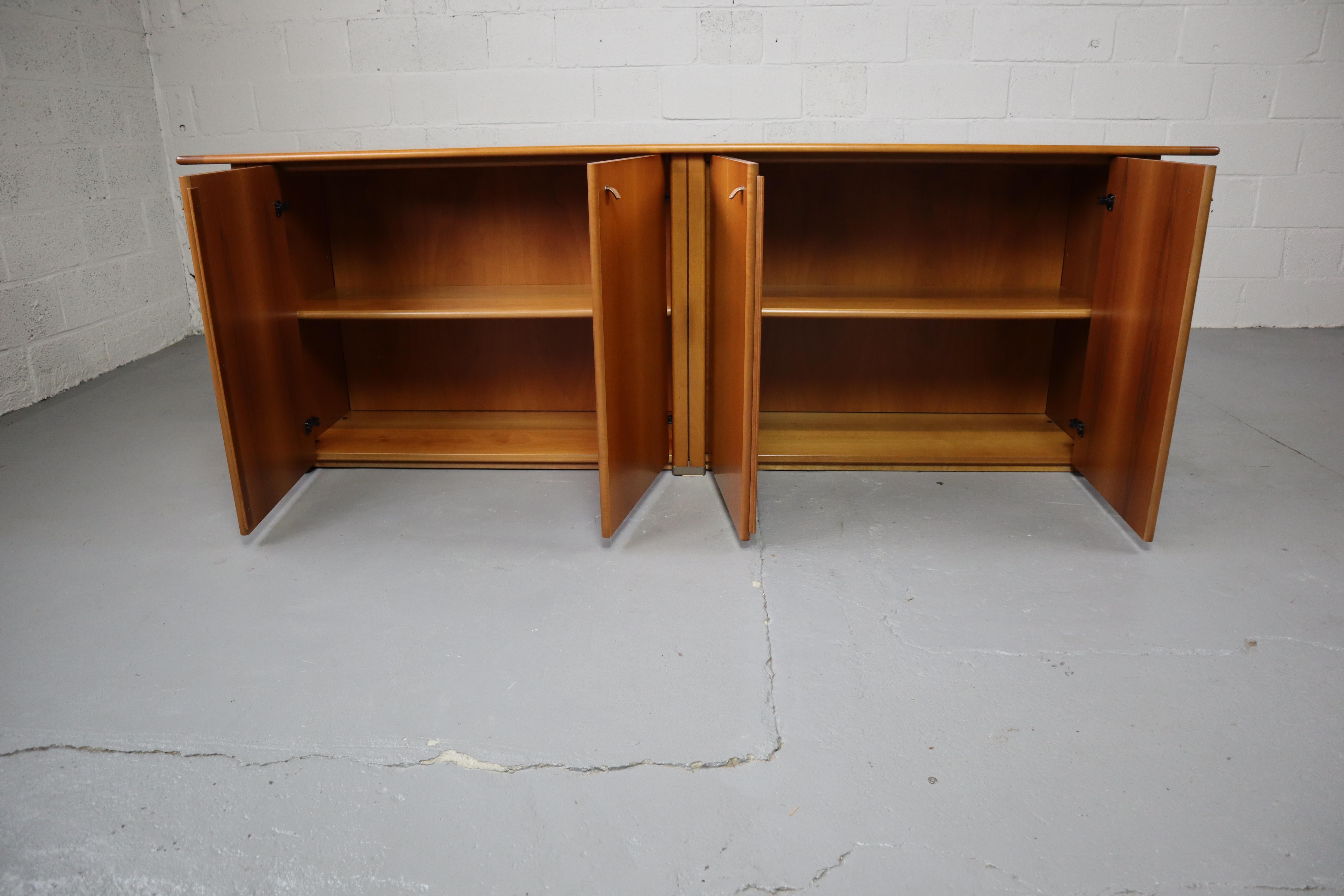 Vintage sideboard by Molteni & co Italy, 1990's In Good Condition For Sale In Langemark-Poelkapelle, BE