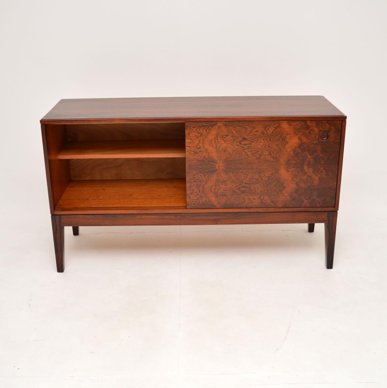 Vintage Sideboard by Robert Heritage for Archie Shine  In Good Condition For Sale In London, GB