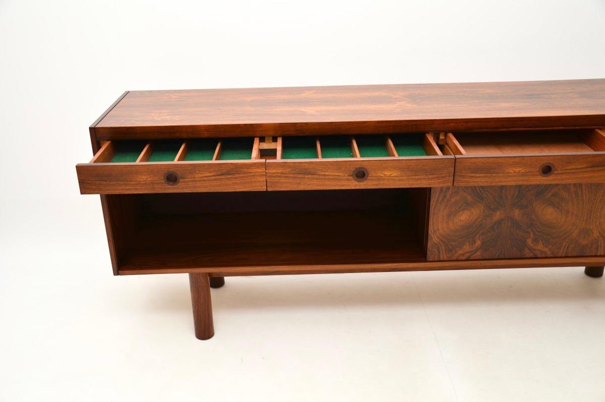 Vintage Sideboard by Robert Heritage for Archie Shine In Good Condition In London, GB