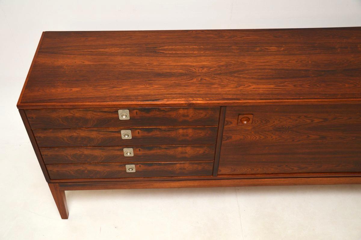 Bois Enfilade vintage de Robert Heritage pour Archie Shine en vente