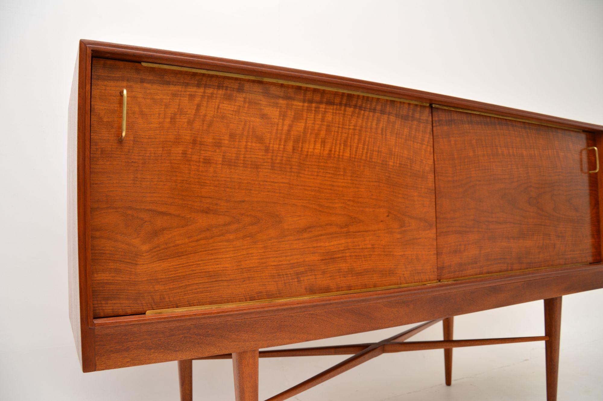 Vintage Sideboard by Robert Heritage for Heal’s For Sale 3