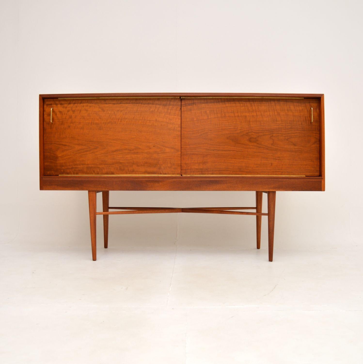 A beautiful and extremely rare vintage sideboard by Robert Heritage for Heal’s. This was made in England, it dates from the 1950’s.

The quality is exceptional, this has a very stylish and practical design. The carcass stands on beautifully tapered