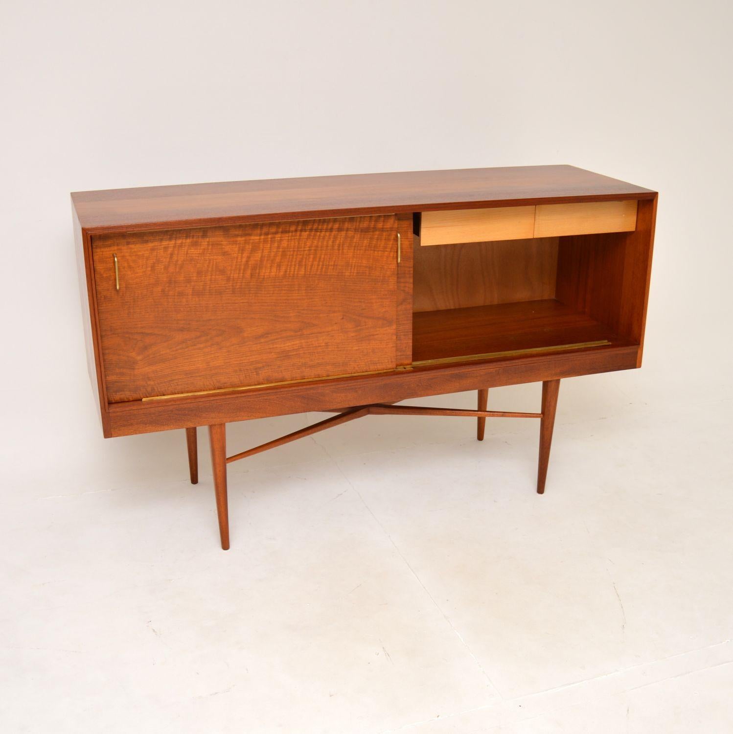 Mid-20th Century Vintage Sideboard by Robert Heritage for Heal’s For Sale