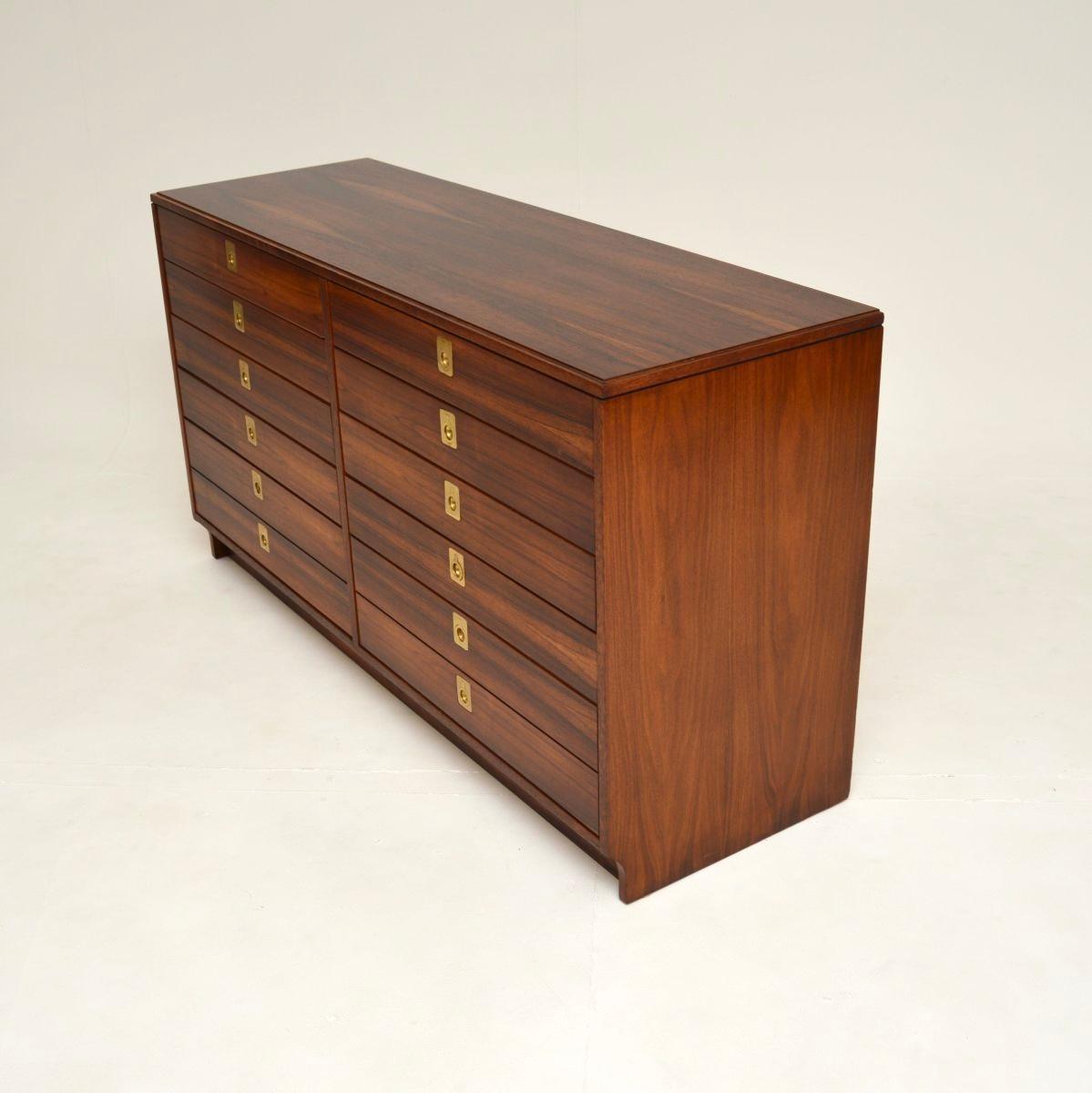 Vintage Sideboard / Chest of Drawers by Robert Heritage for Archie Shin In Good Condition In London, GB