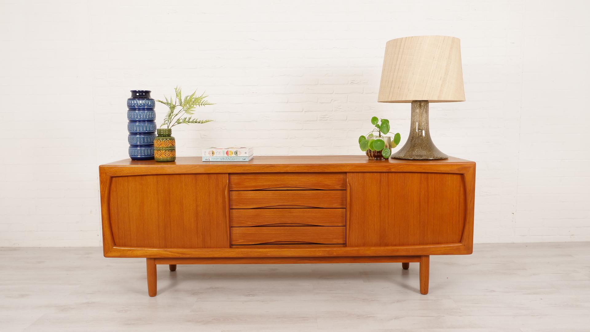 Mid-Century Modern Vintage Sideboard  Danish Design  199 cm For Sale