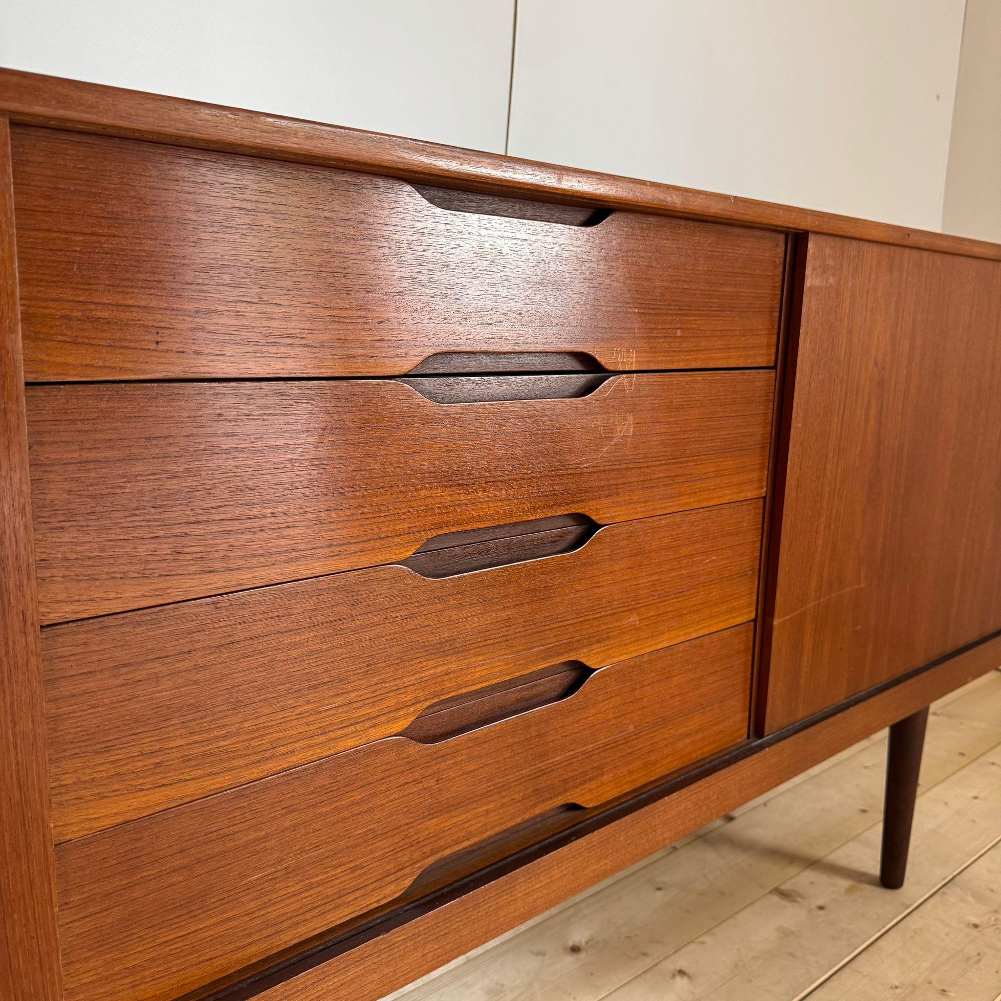 Vintage Anrichte, Dänemark 1960er Jahre (Teakholz) im Angebot