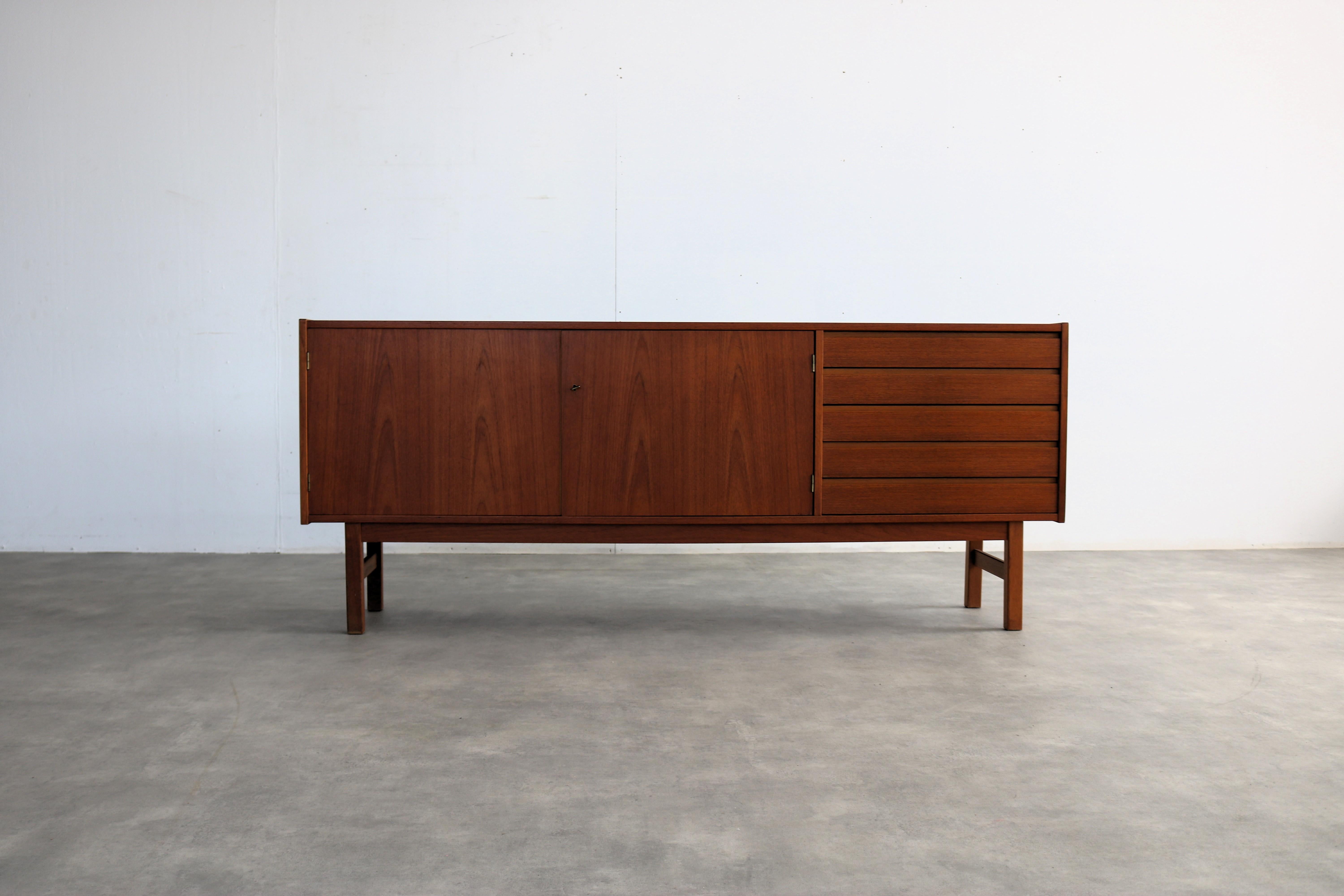 credenza vintage  cassettiera  1960s  Svezia in vendita 4