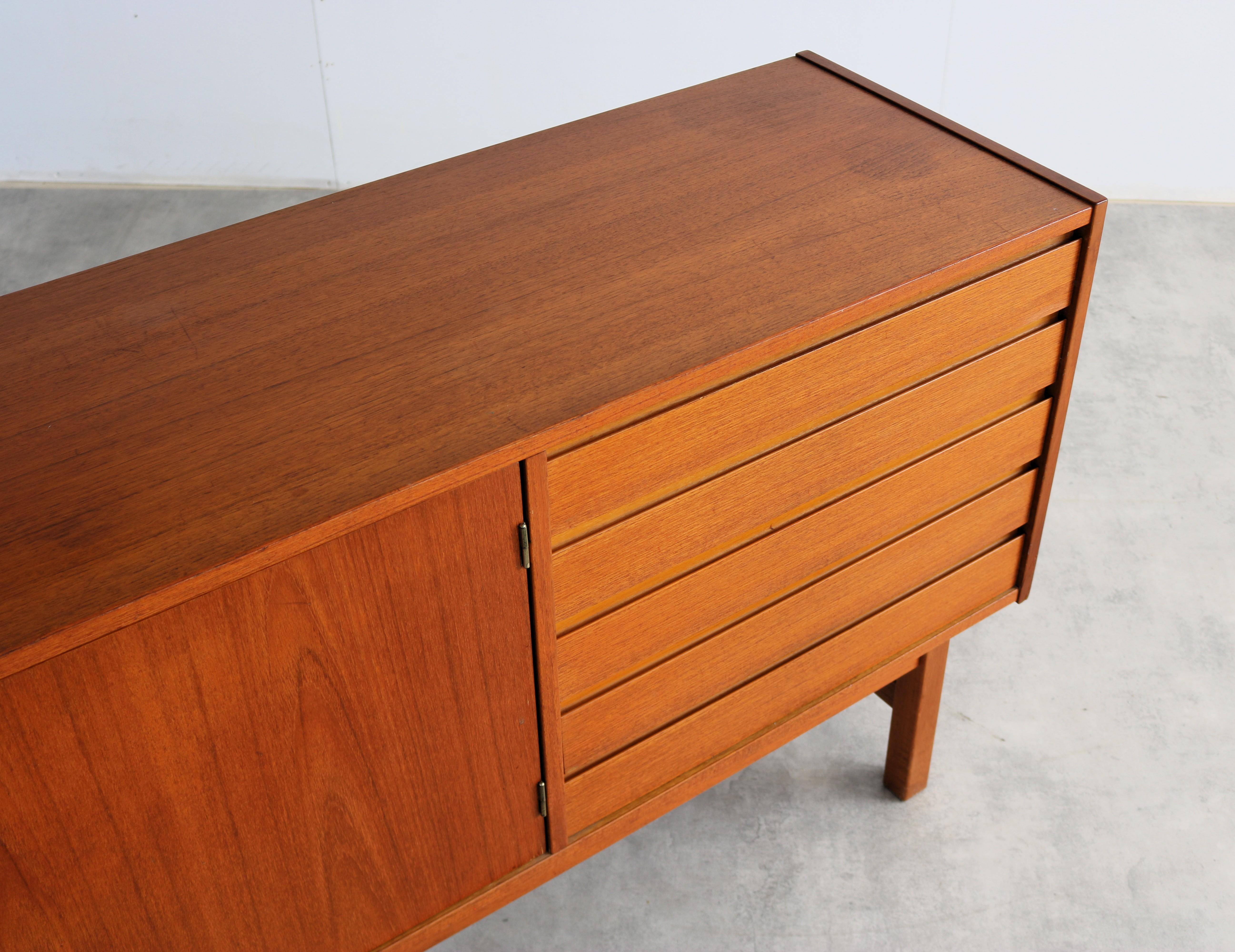 Teak credenza vintage  cassettiera  1960s  Svezia in vendita