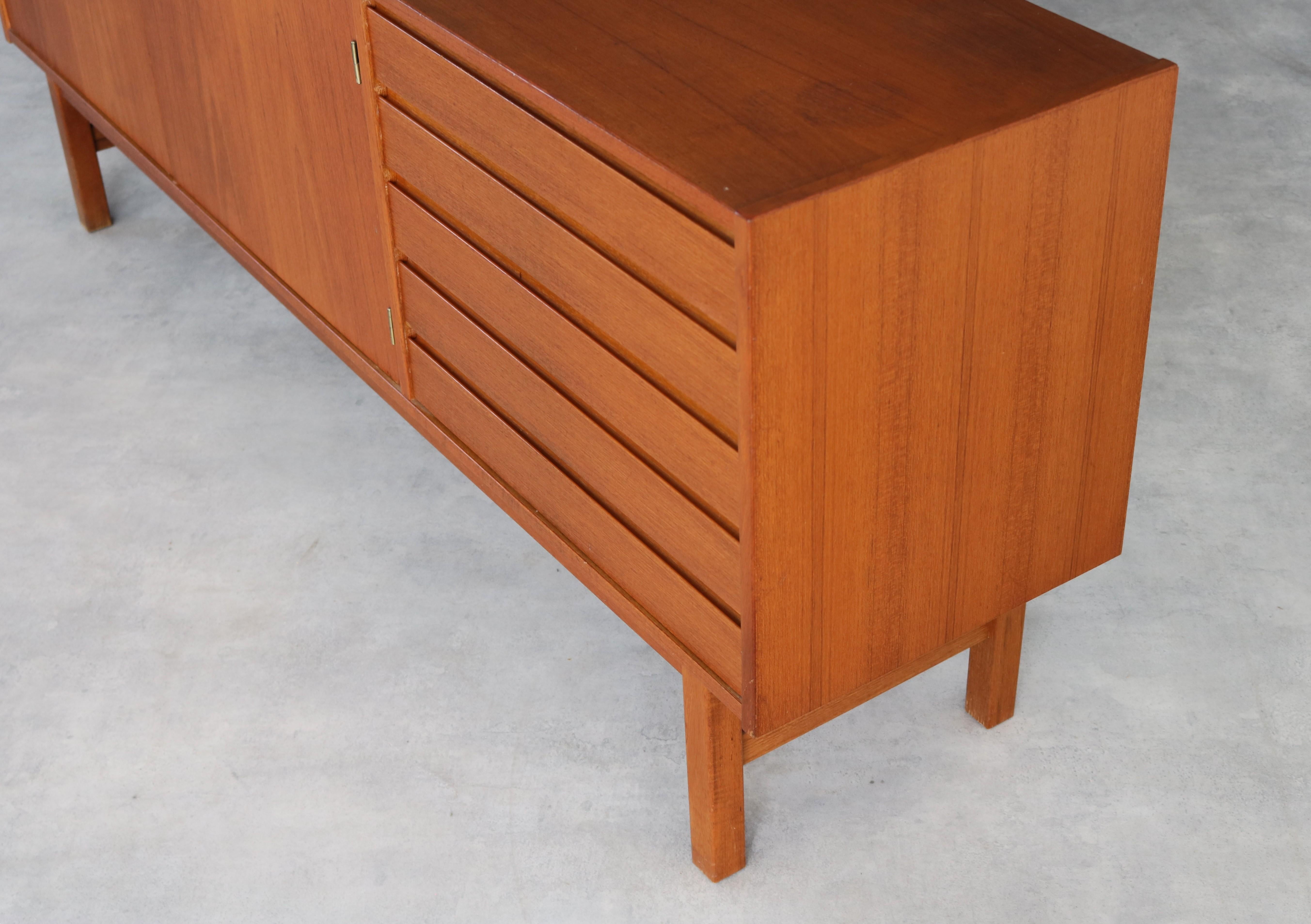 credenza vintage  cassettiera  1960s  Svezia in vendita 3