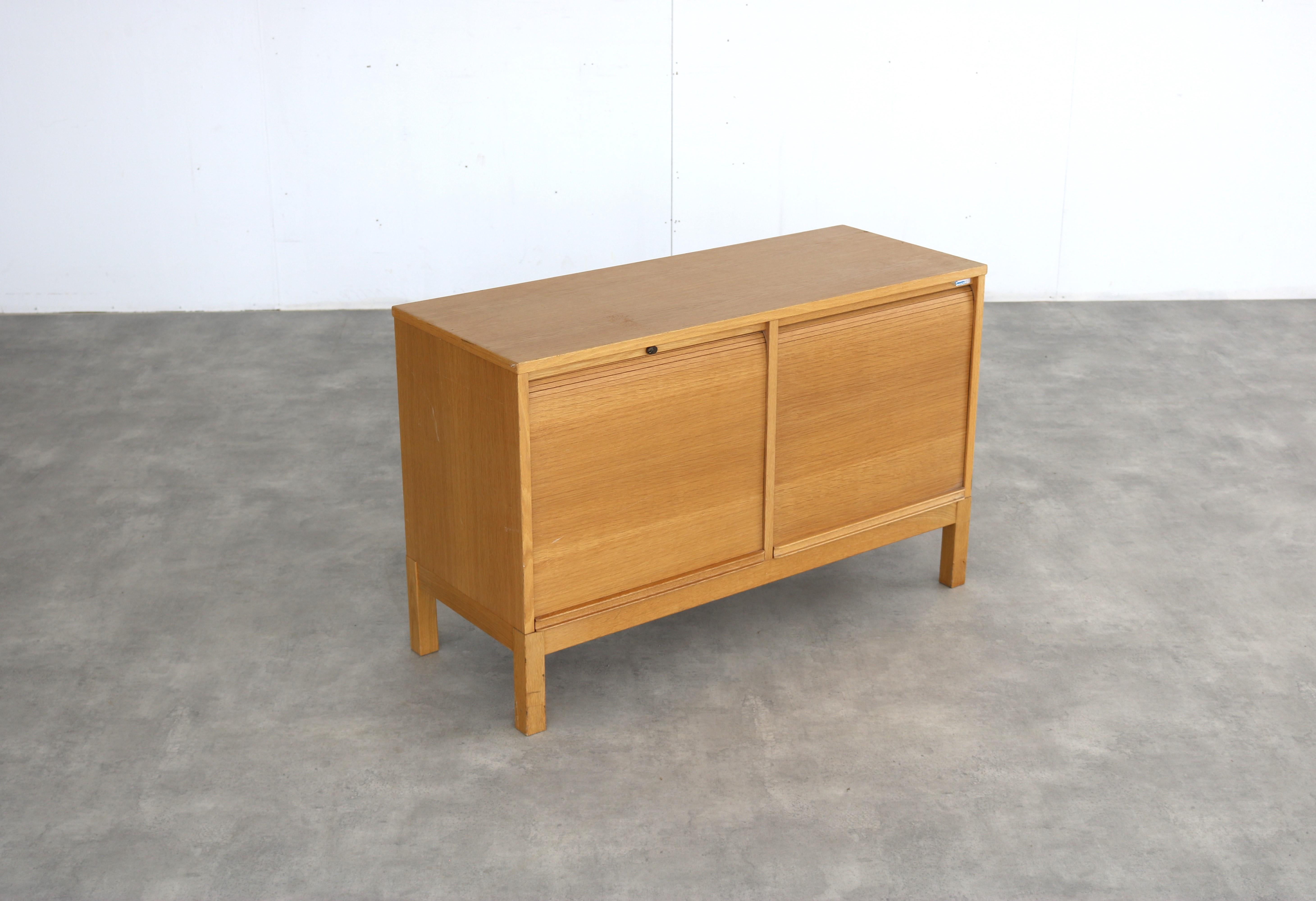 Suédois buffet vintage  classeur  70's  Kinnarps