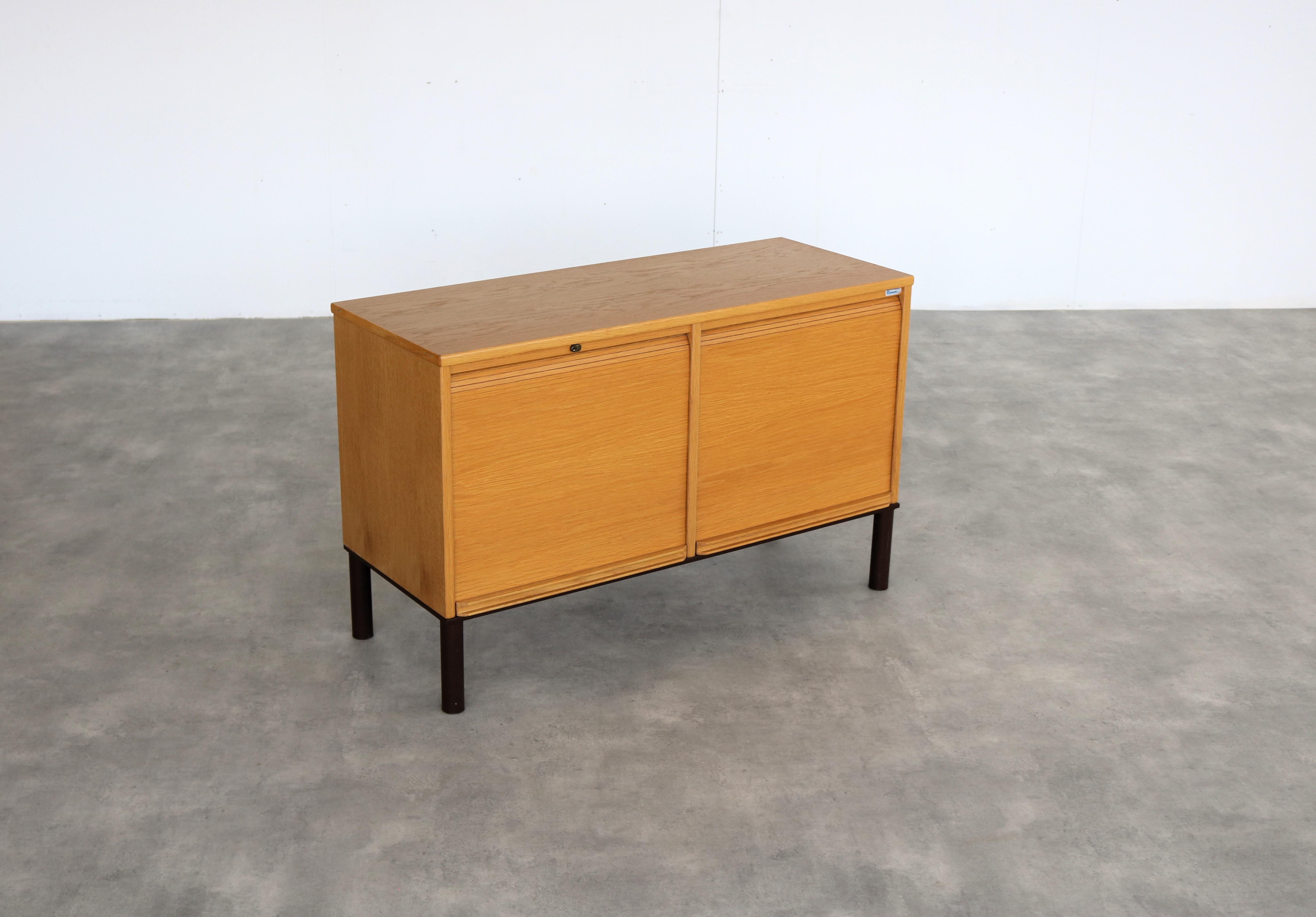 Suédois buffet vintage  classeur  70's  Kinnarps