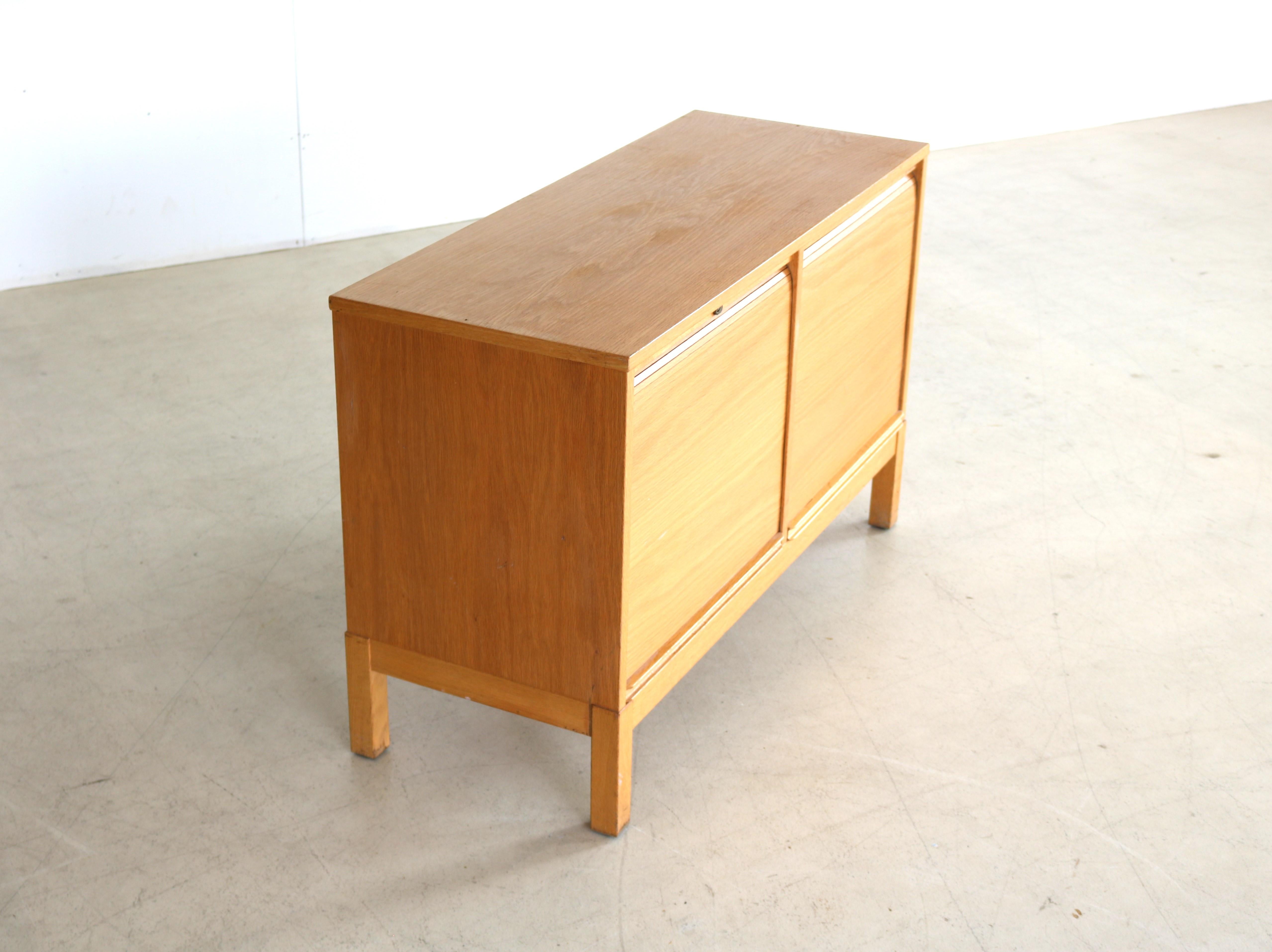 vintage sideboard | filing cabinet | 70s | Kinnarps In Good Condition For Sale In GRONINGEN, NL