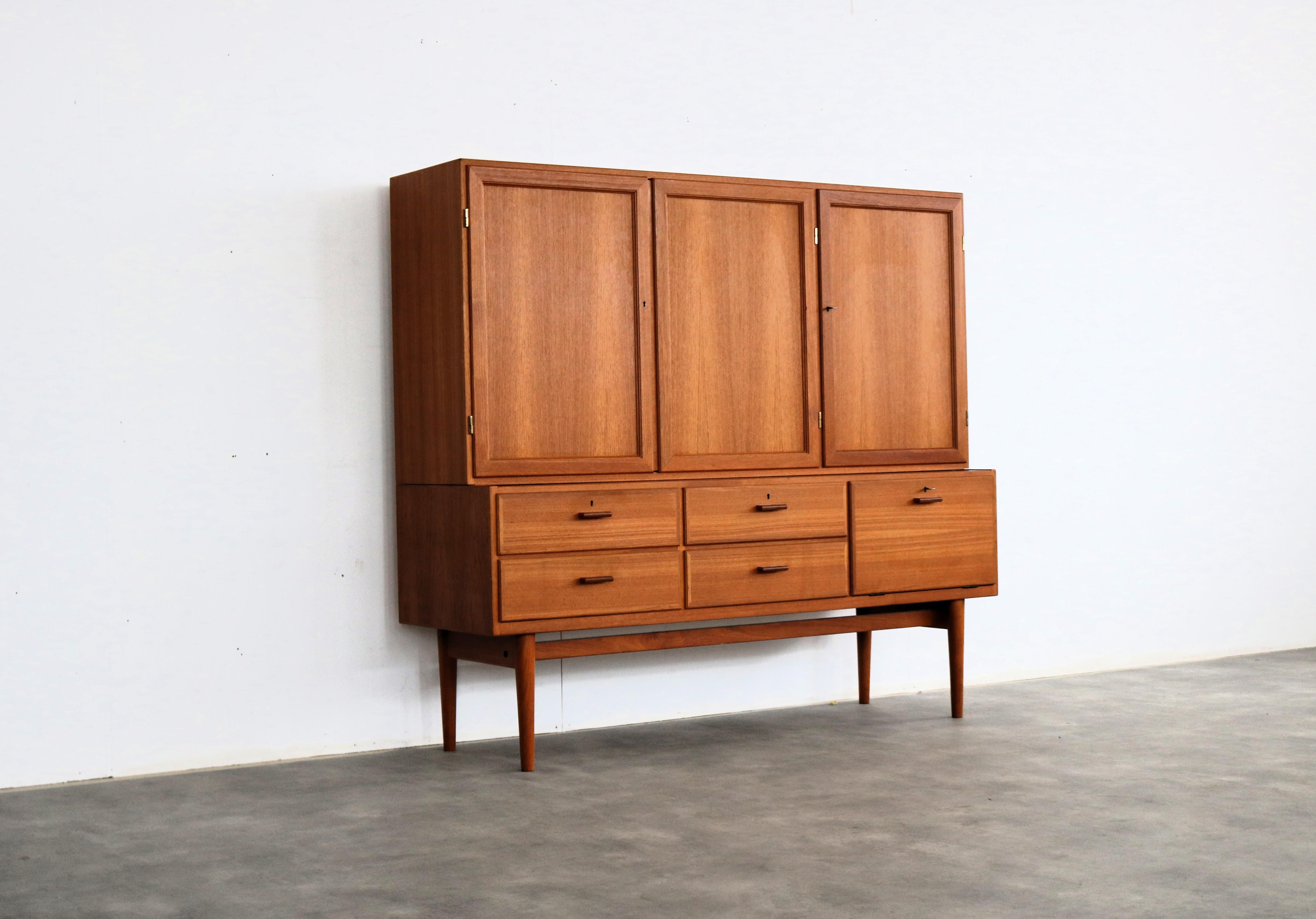 buffet vintage  haut-bord  60s  Suédois Bon état - En vente à Lemmer, NL