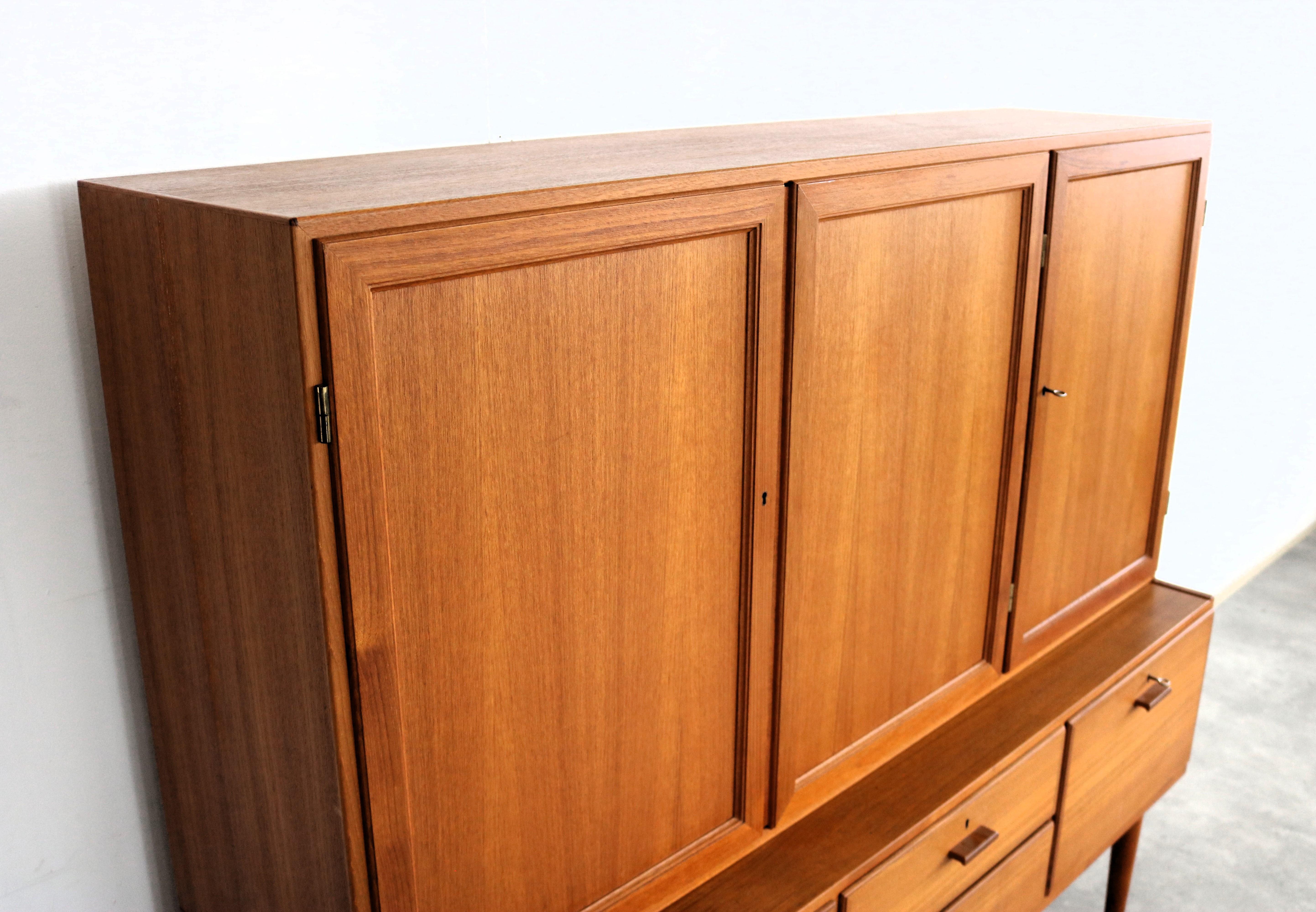 buffet vintage  haut-bord  60s  Suédois en vente 1