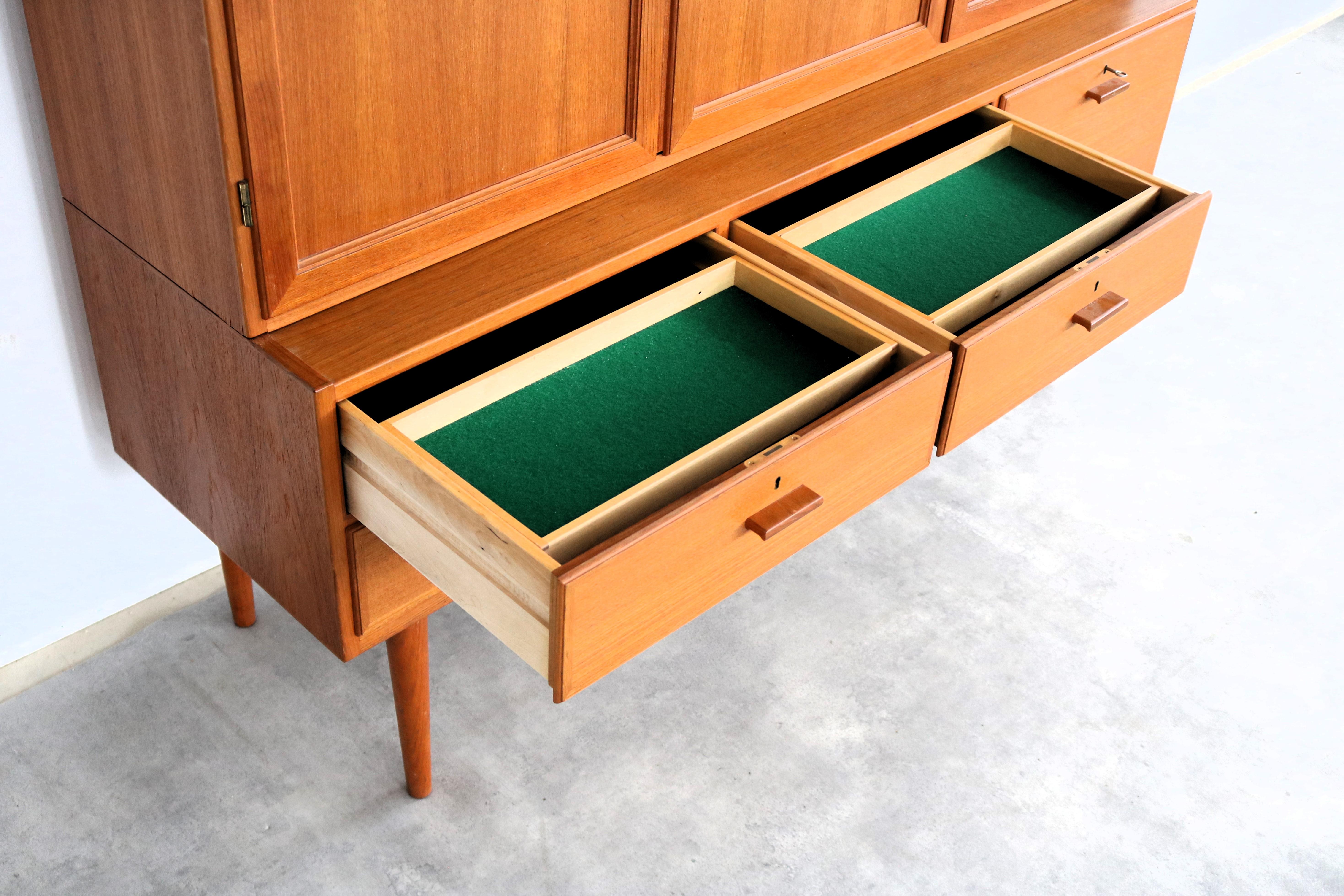 buffet vintage  haut-bord  60s  Suédois en vente 3