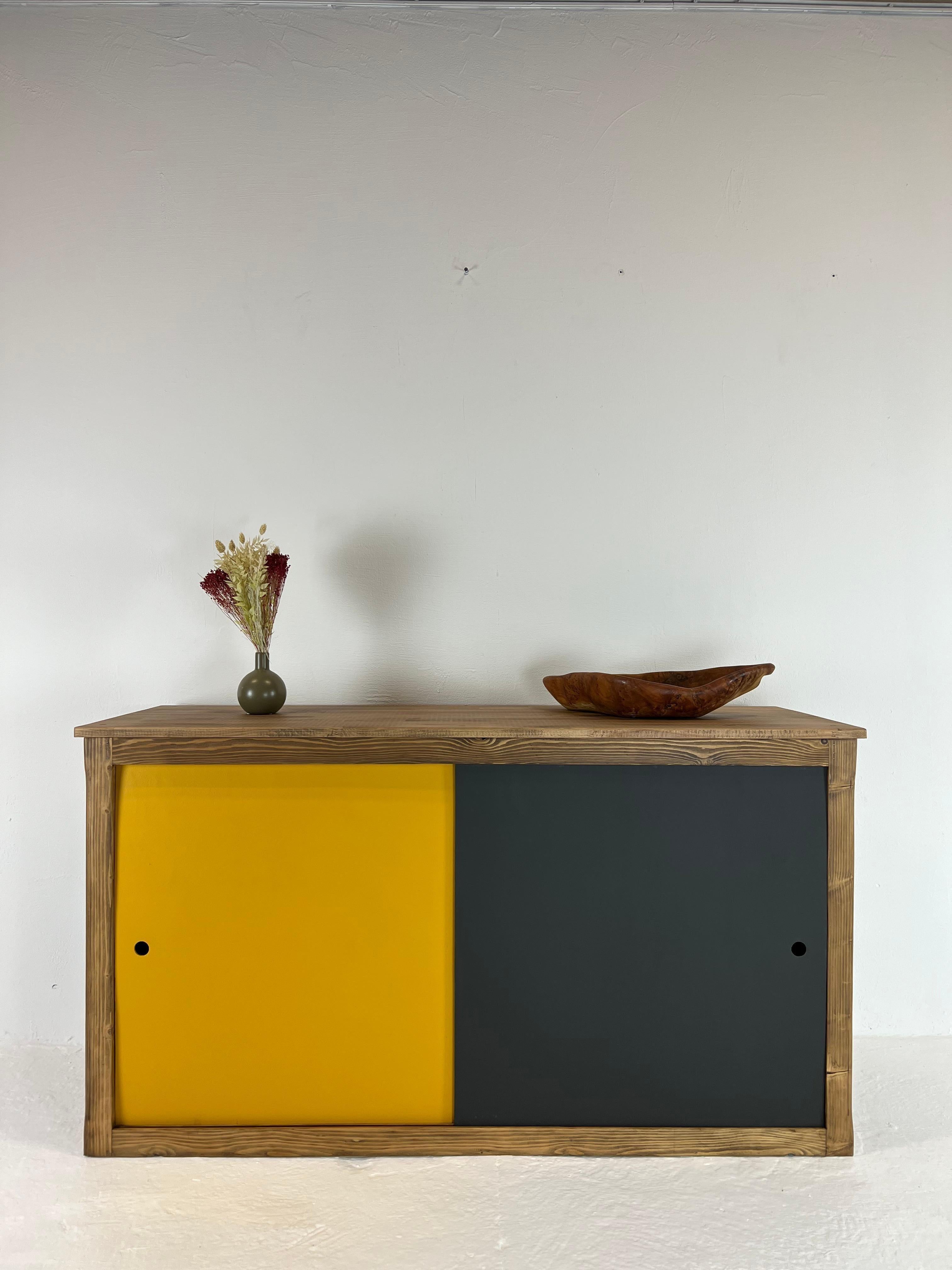 Vintage Sideboard in Pine and Oak with 2 Sliding Doors 6