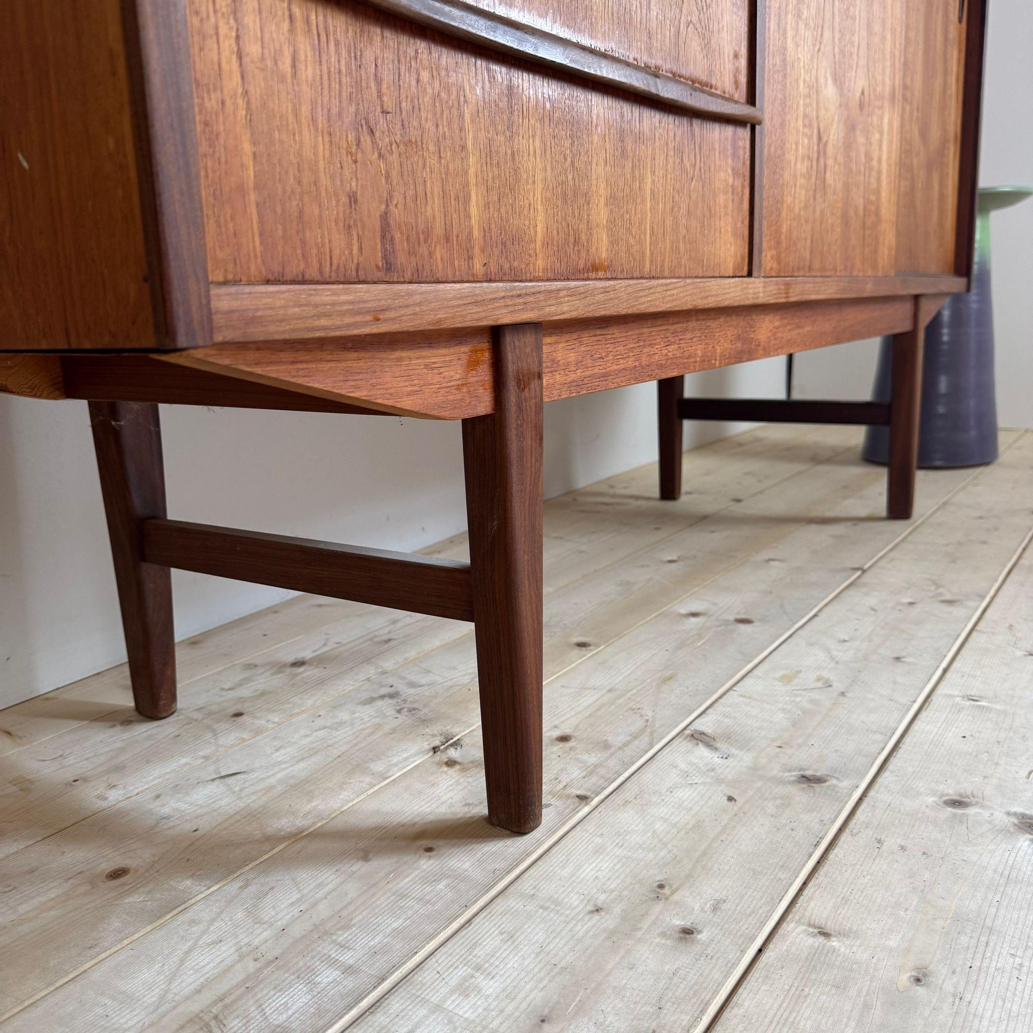 Vintage Anrichte aus Teakholz, Dänemark 1960 im Angebot 1