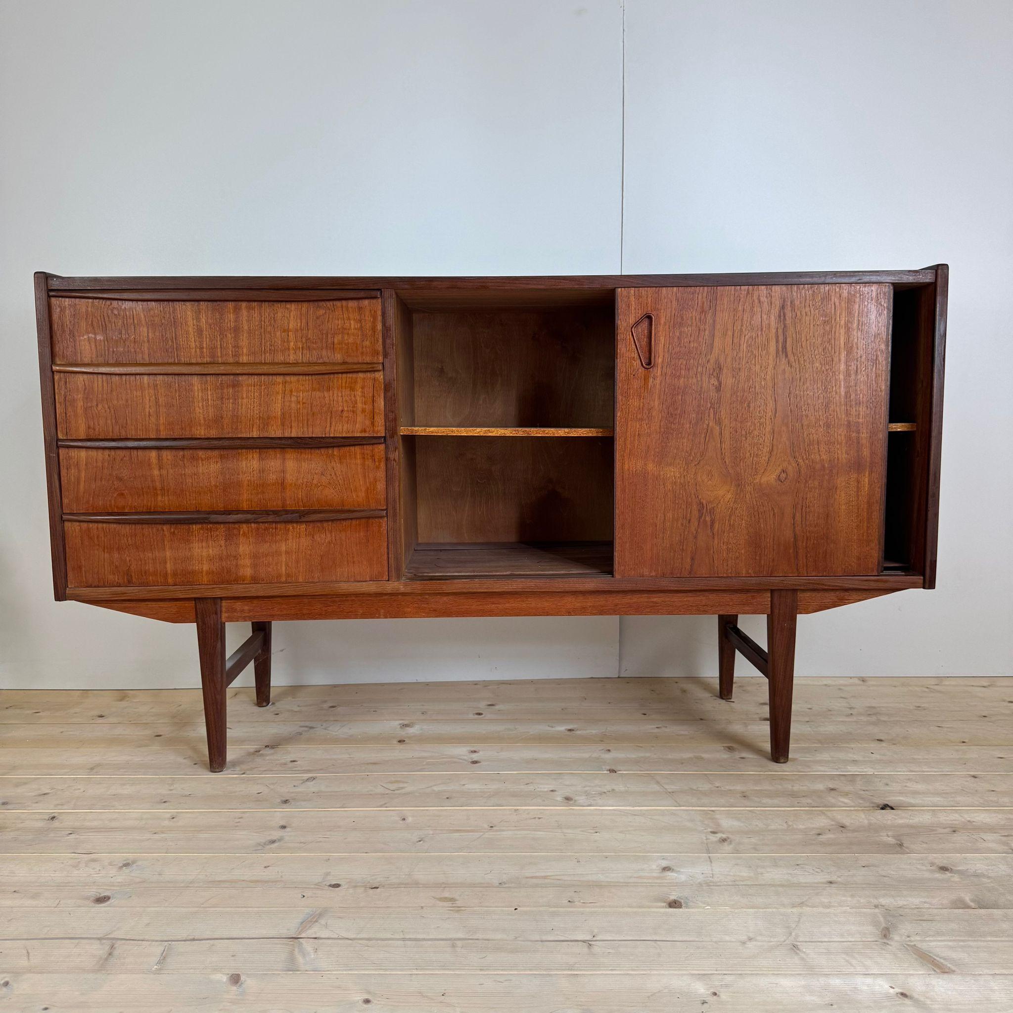 Vintage Anrichte aus Teakholz, Dänemark 1960 im Angebot 3